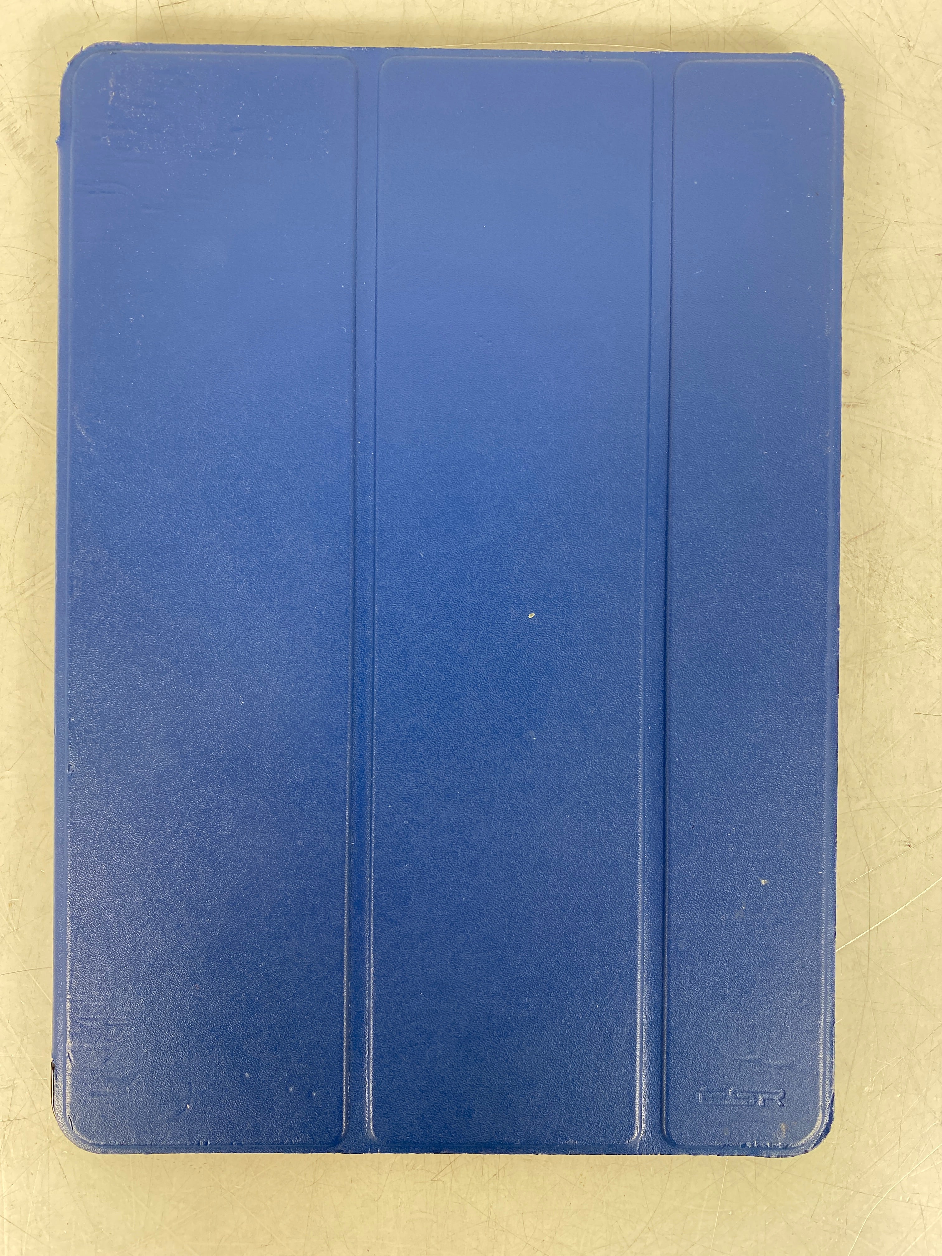 ESR Blue Magnetic 9.7" iPad Case