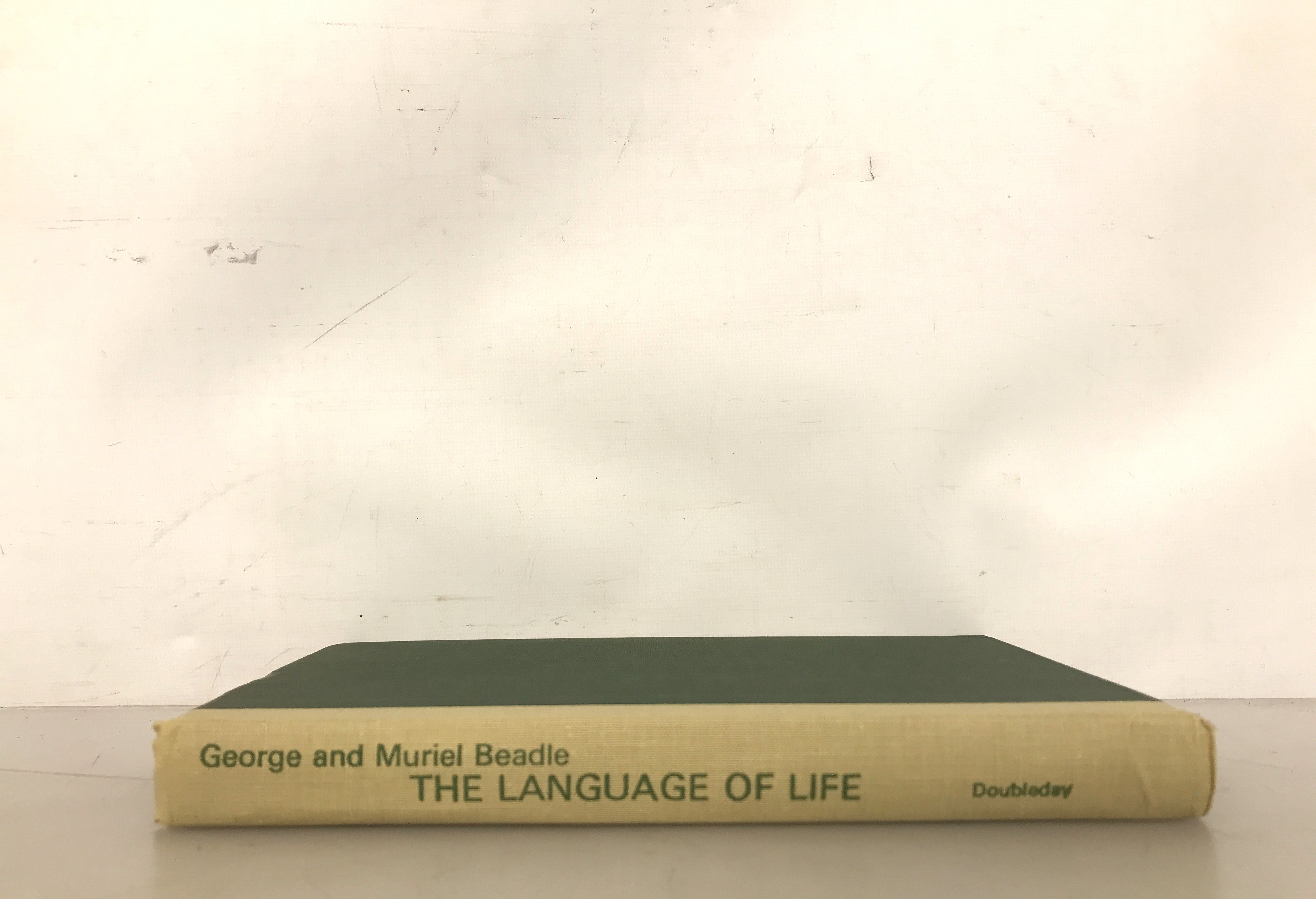 The Language of Life an Introduction to the Science of Genetics George and Muriel Beadle 1966 HC DJ