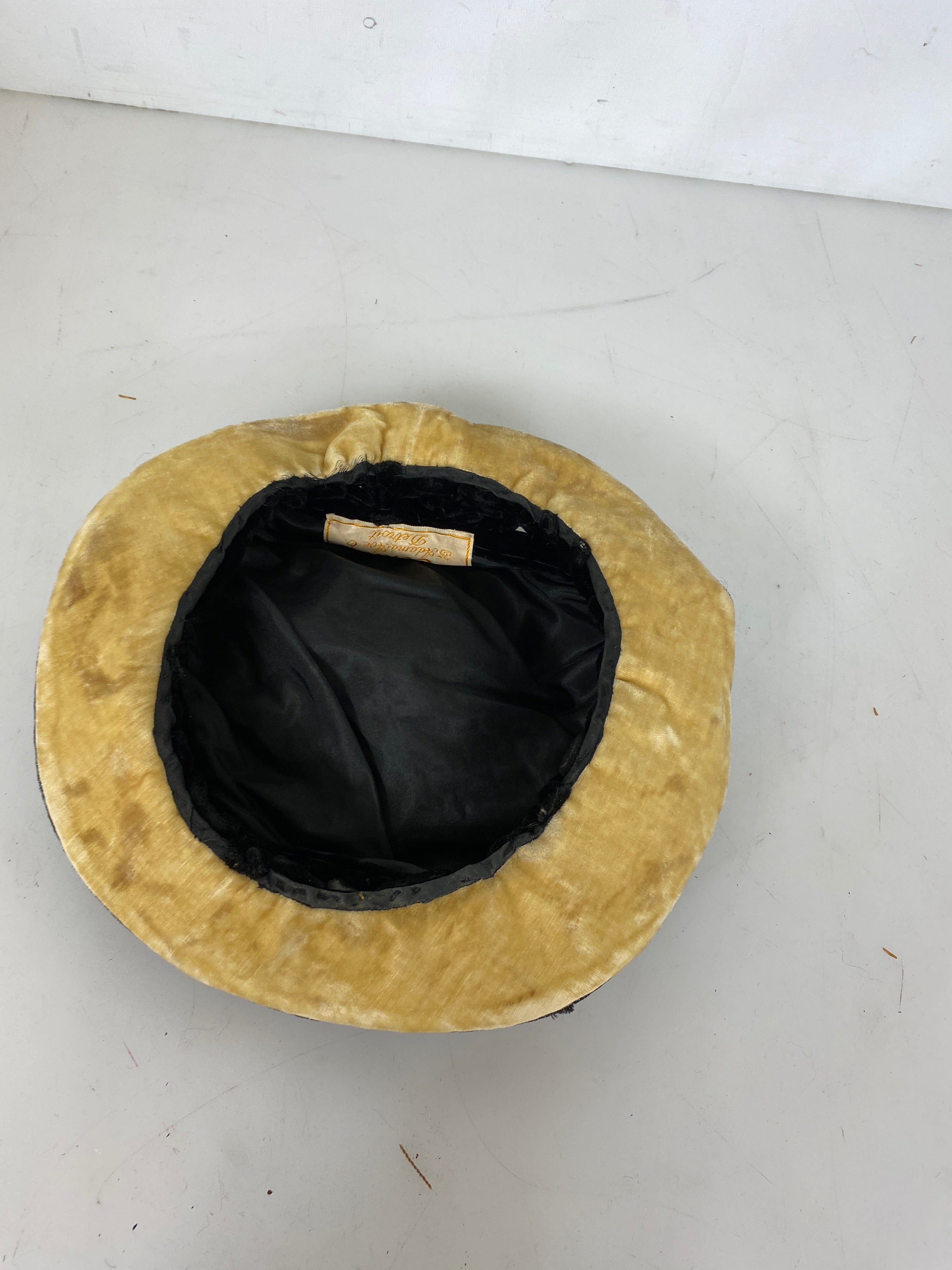 Vintage 1920's Black Velvet Women's Hat