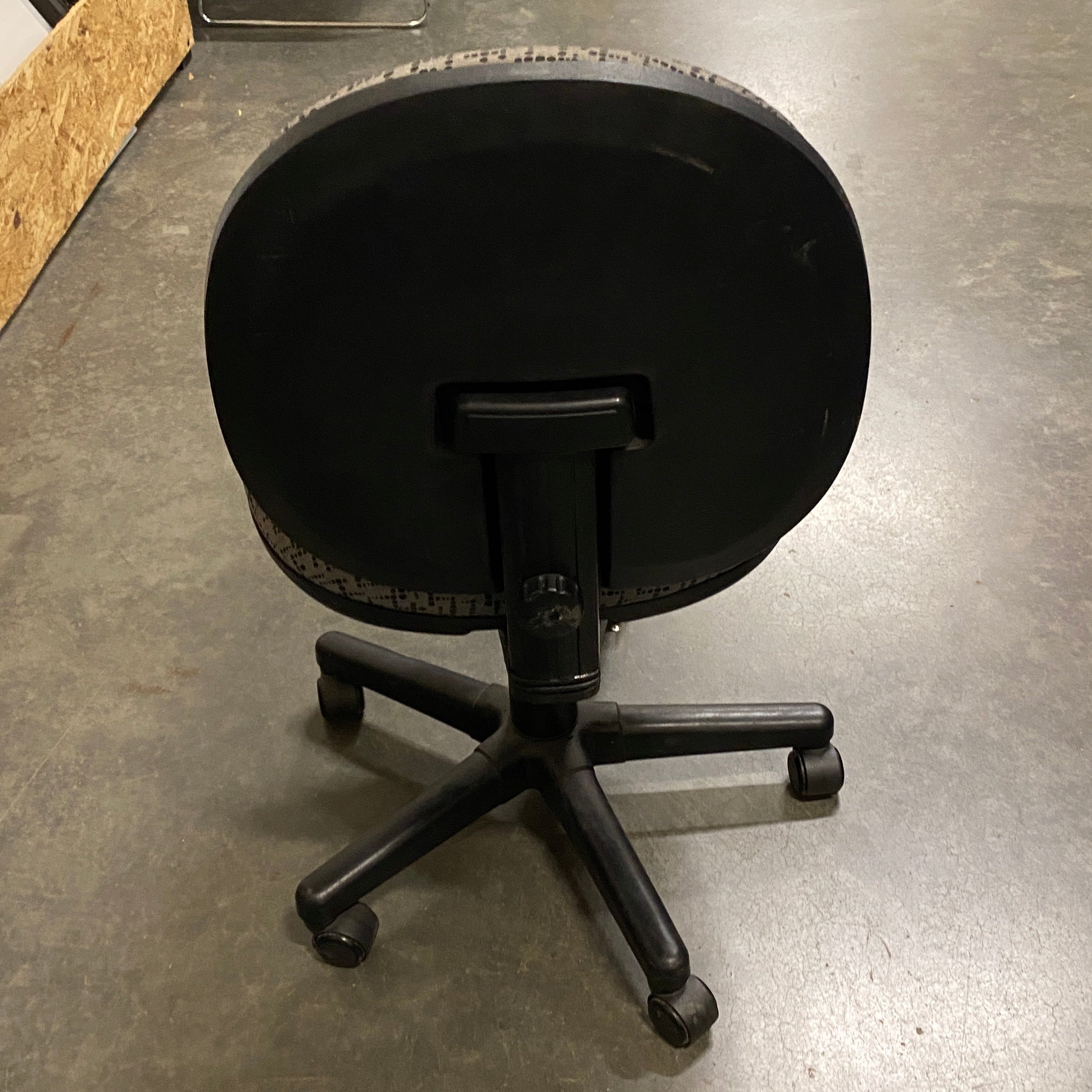 Grey Patterned Upholstered Wheeled Chair
