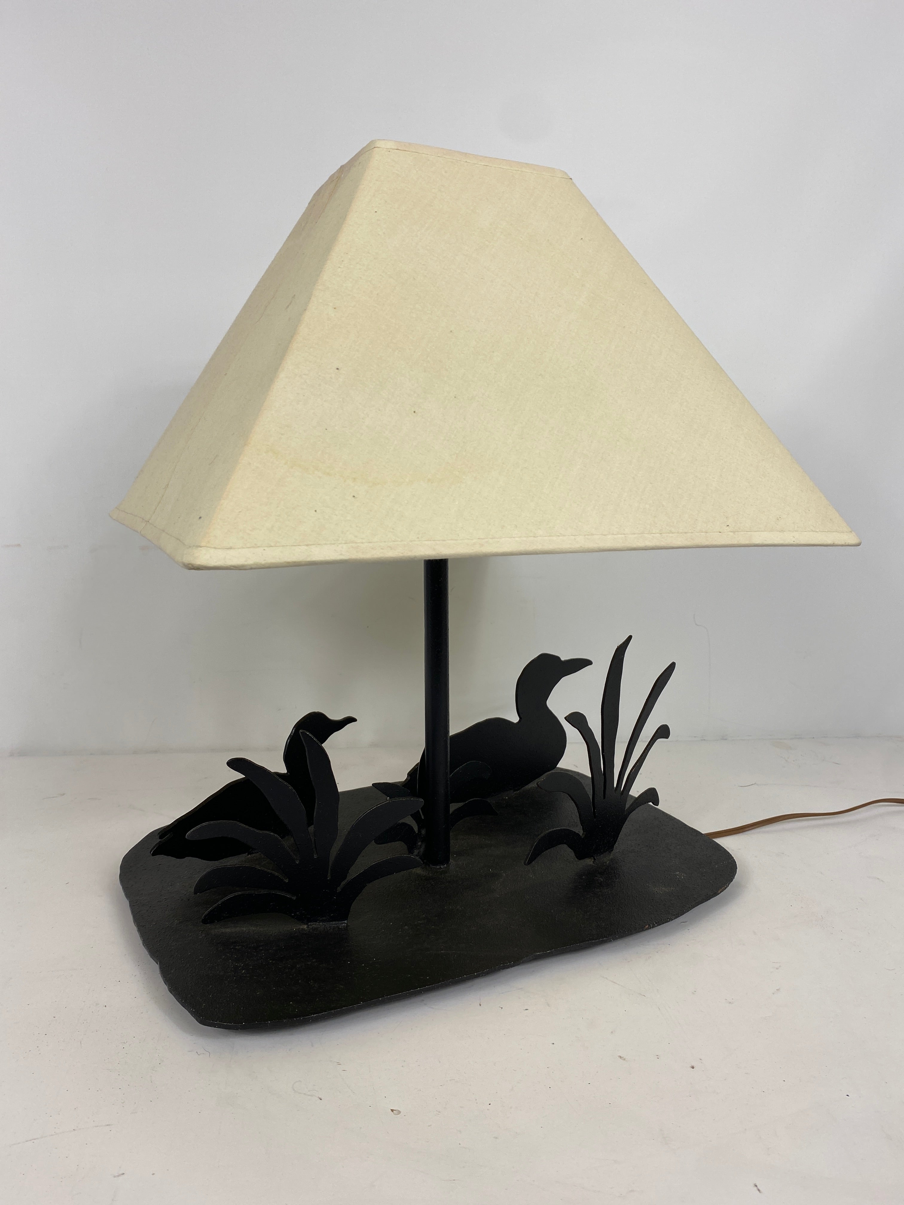 Lamp with Ducks in Pond Black Metalwork Decor Base