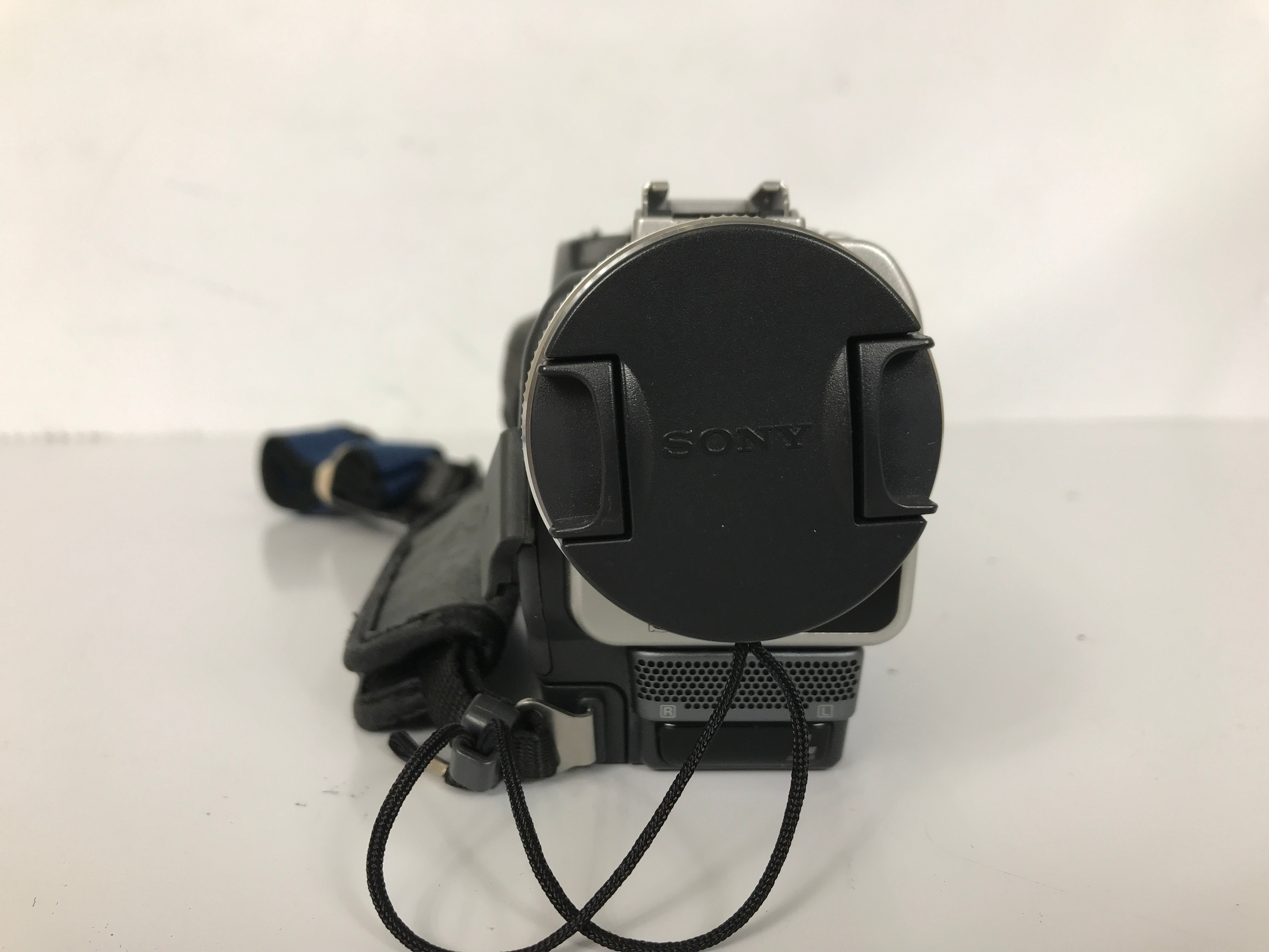 Sony DCR-TRV20 Handycam MiniDV Digital Video Camcorder