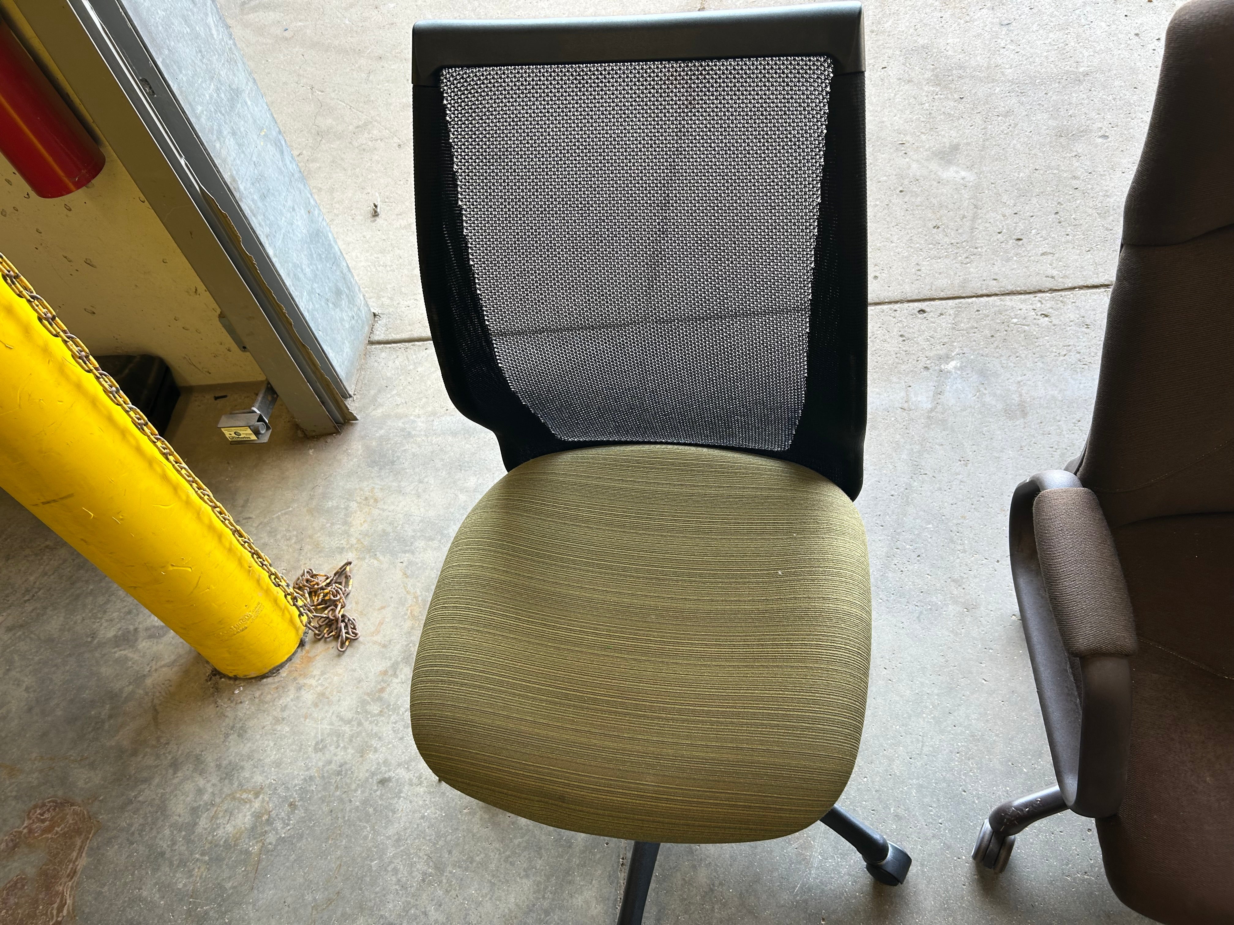 Lot of 6 Assorted Office Chairs
