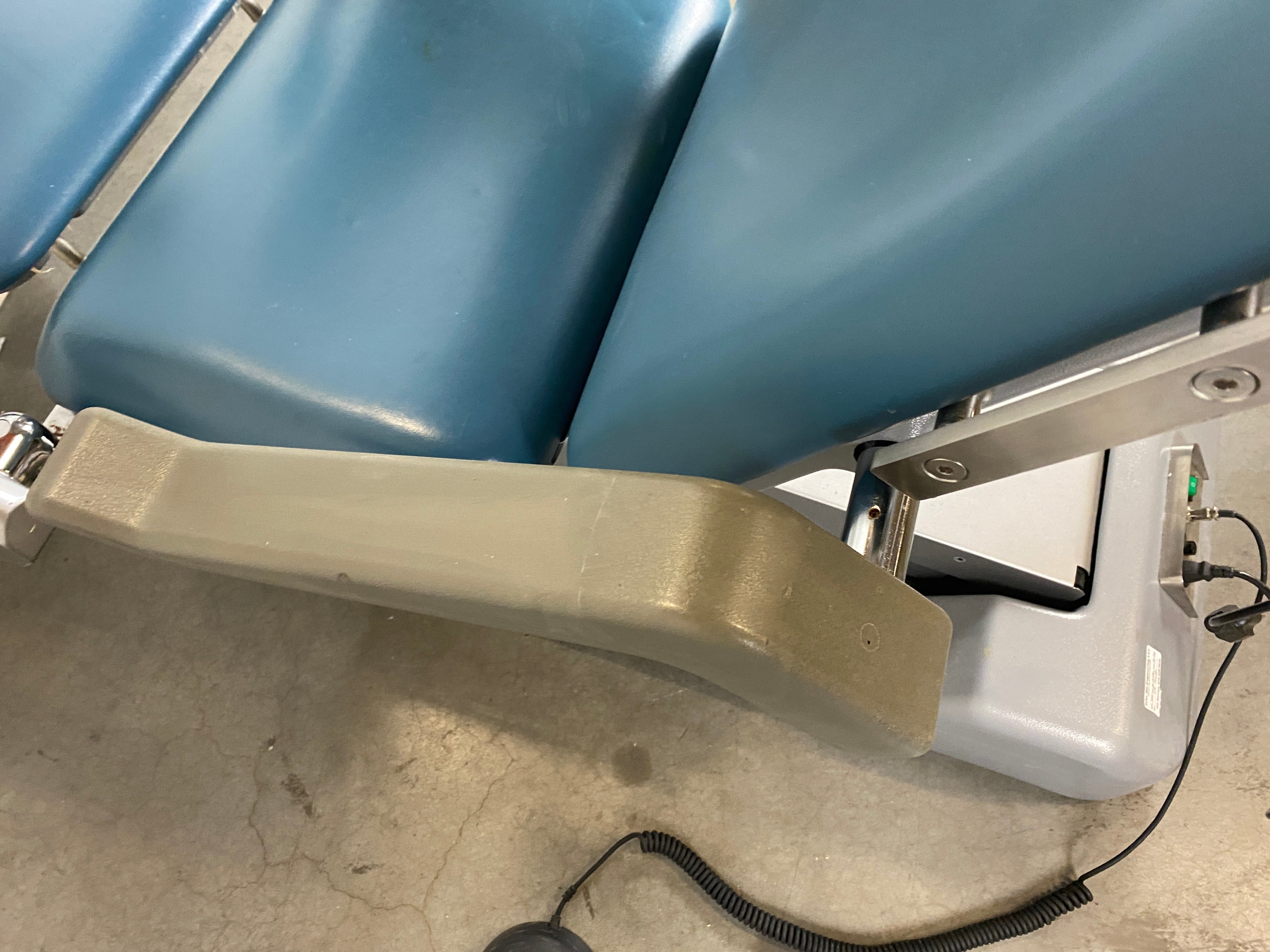 Gentera Elle 450 Urology Chair