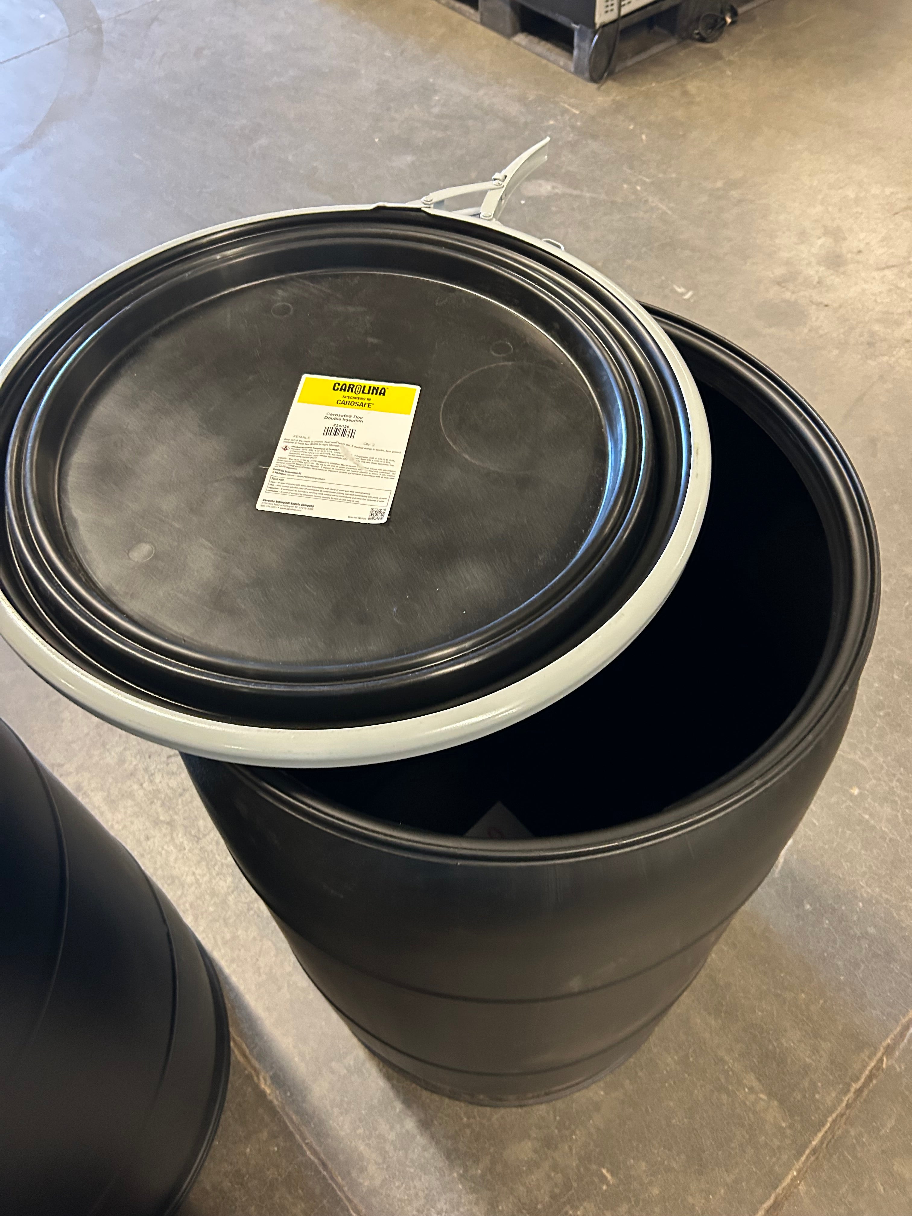 Pair of 2 55 Gallon Drums with Lids #2