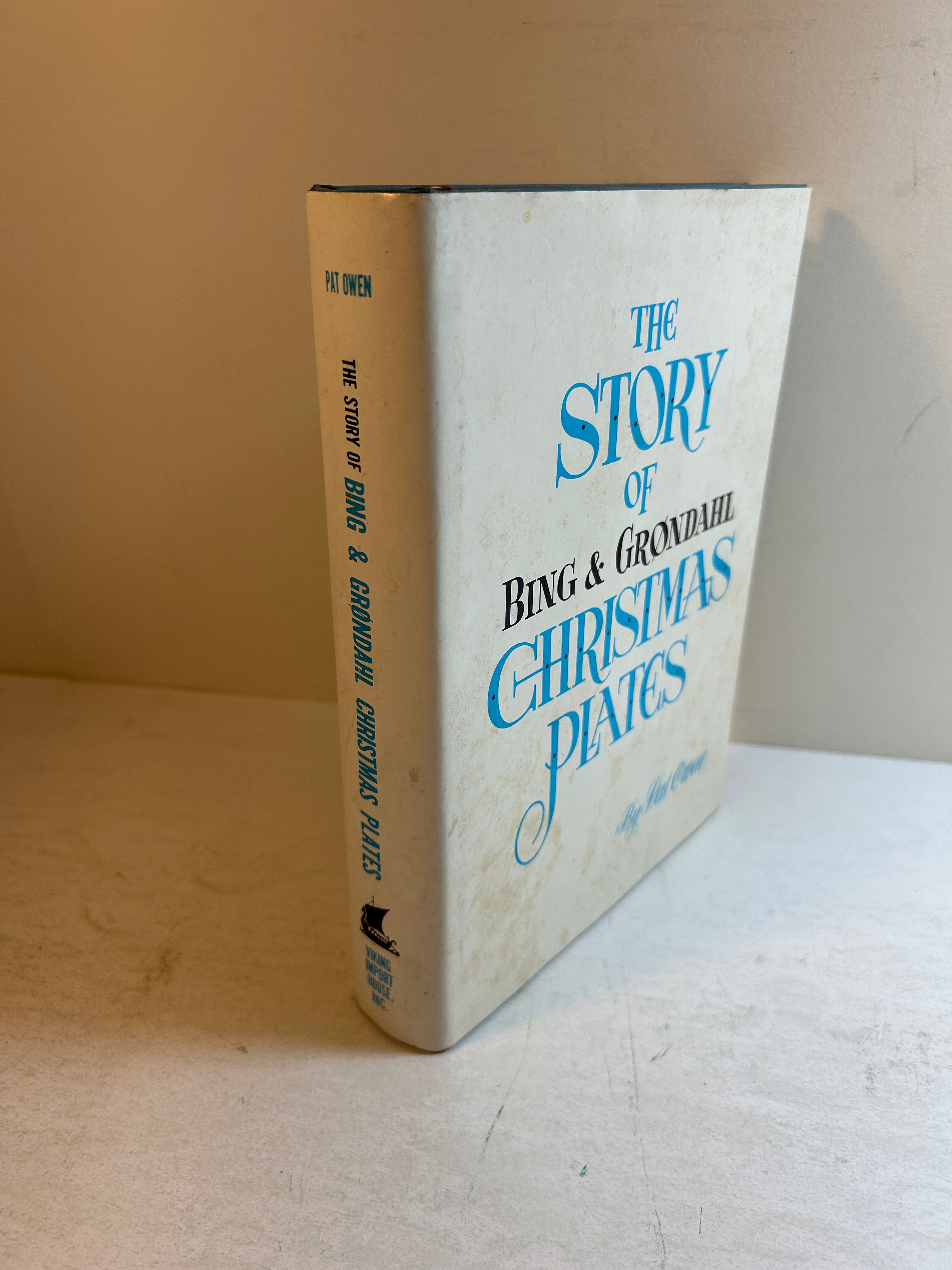 The Story of Bing & Grondahl Christmas Plates Pat Owen 1962 3-Ring Binder w/DJ