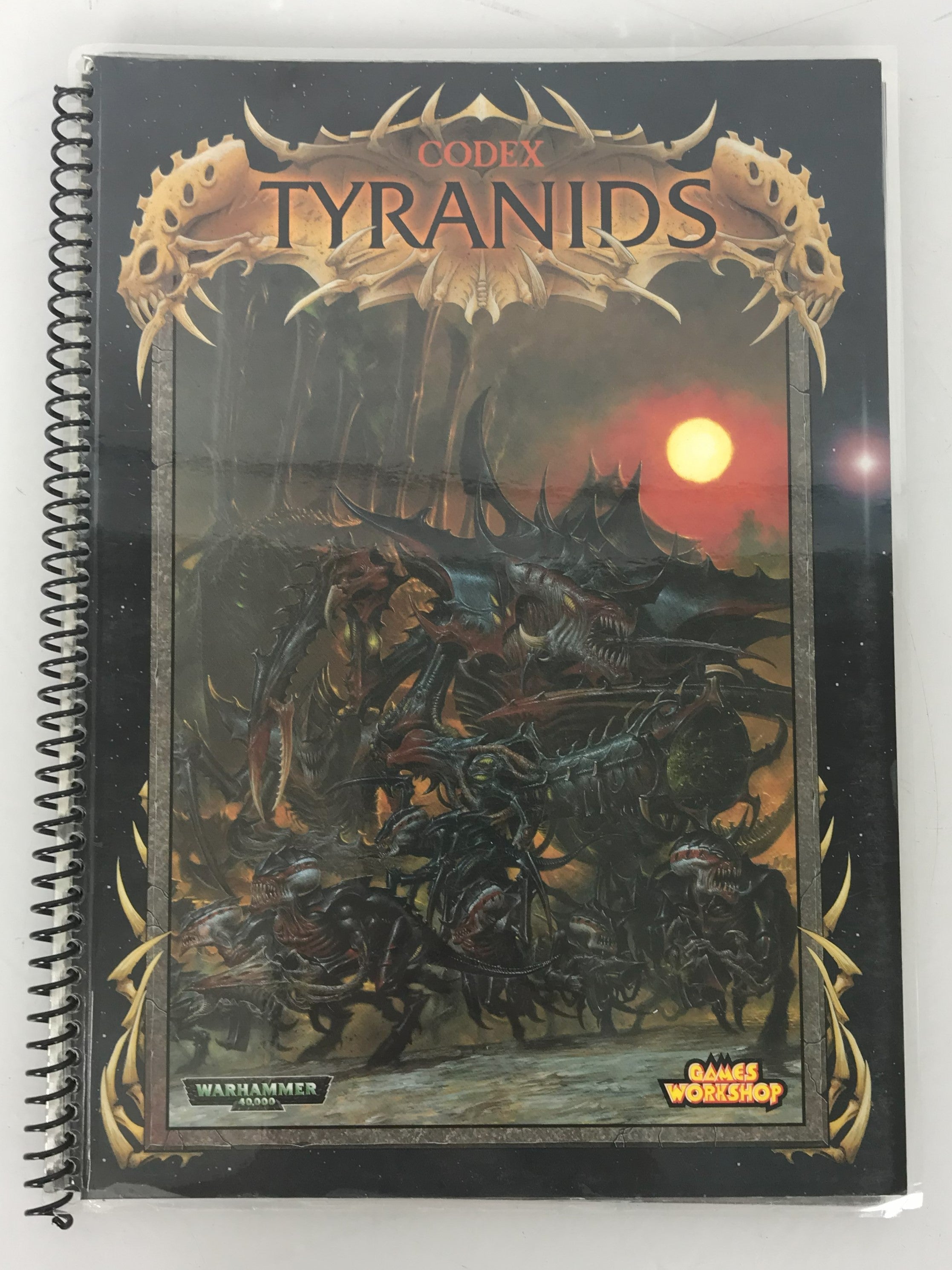 Lot of 2 Warhammer 40,000 Tyranids - 2001 & 2004
