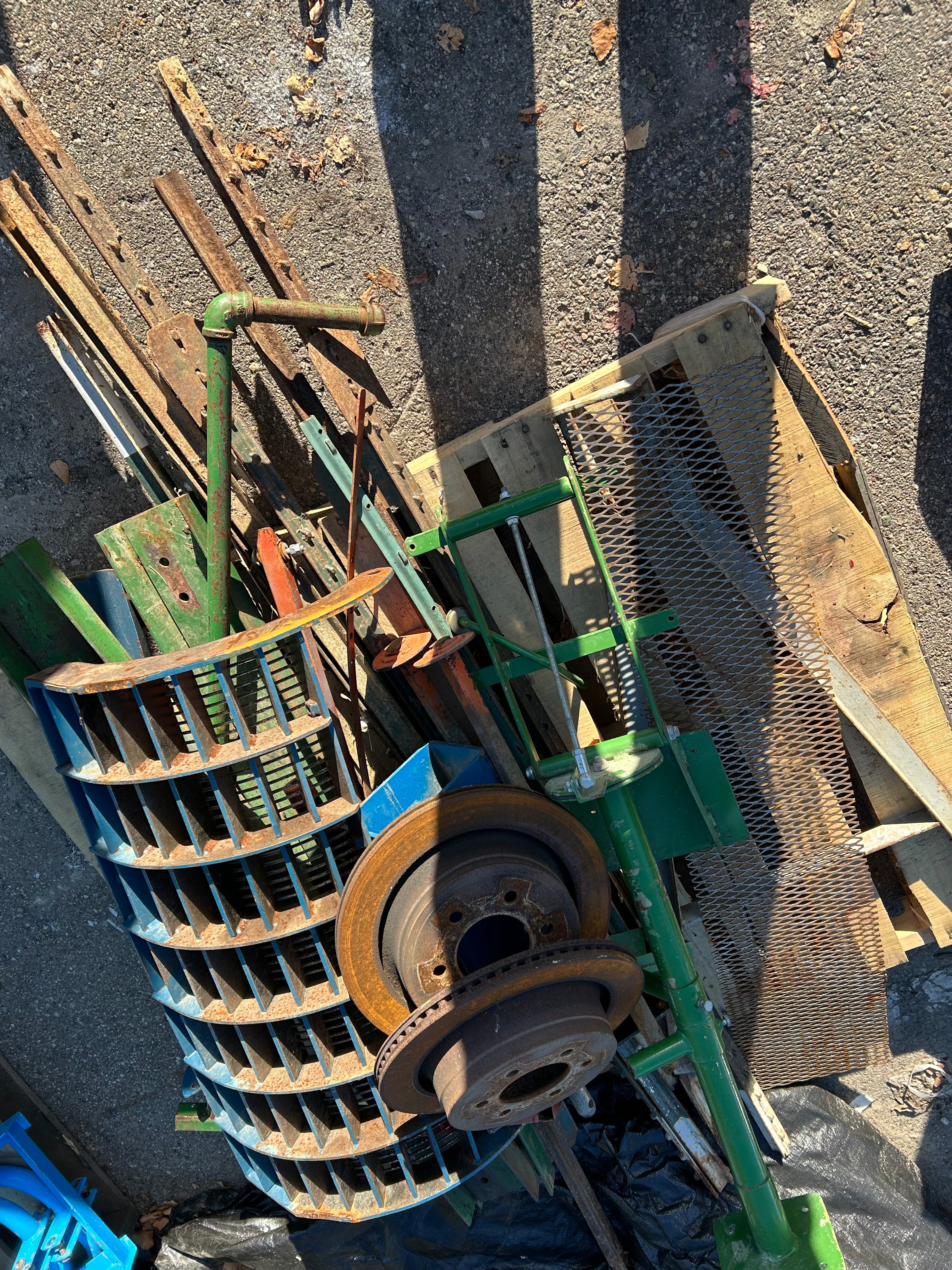 Lot of Miscellaneous Farm Industrial Equipment *Parts or Repair* Scrap Bid #588- 1,020lbs