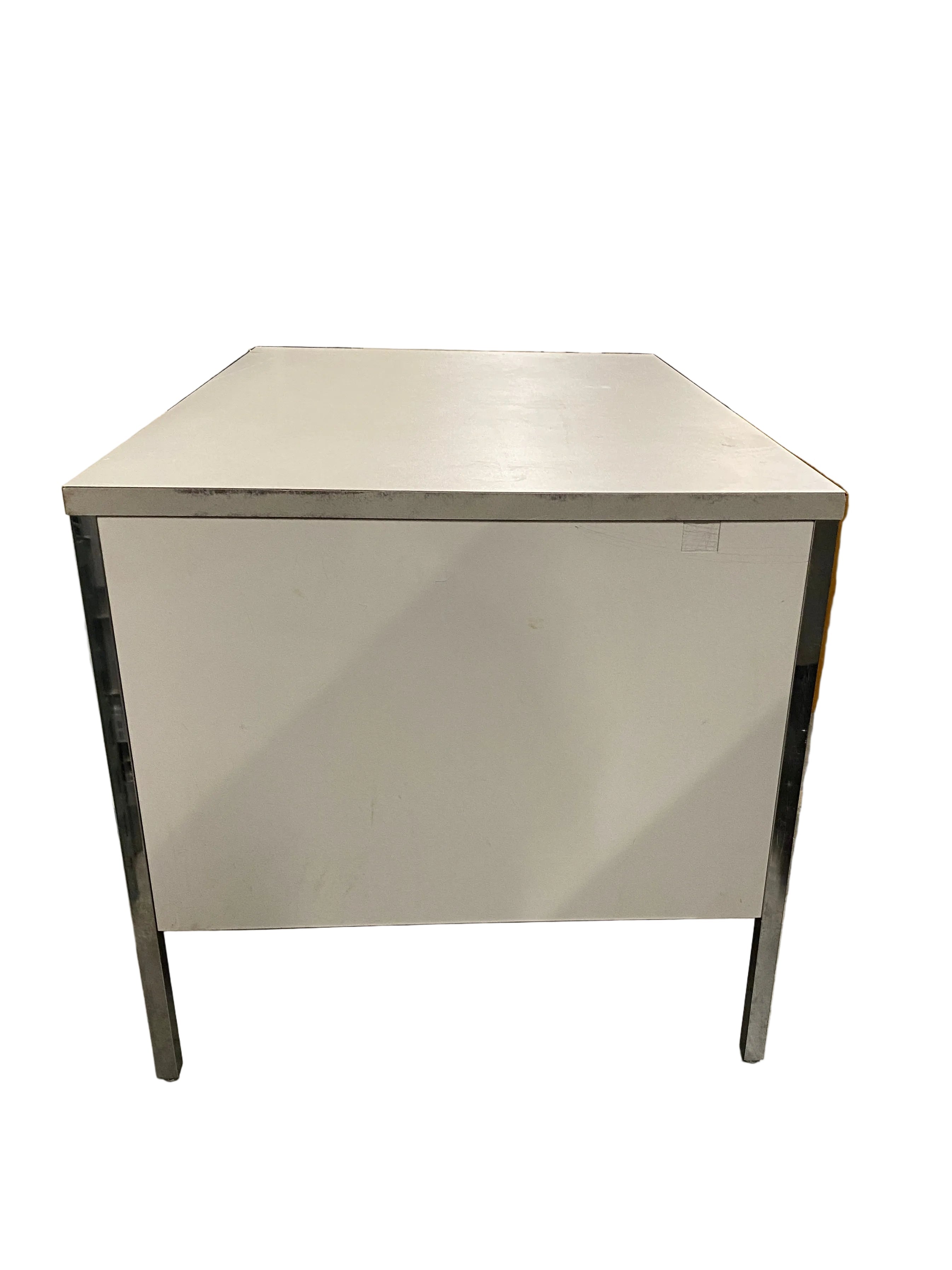 White Metal Desk With Drawers