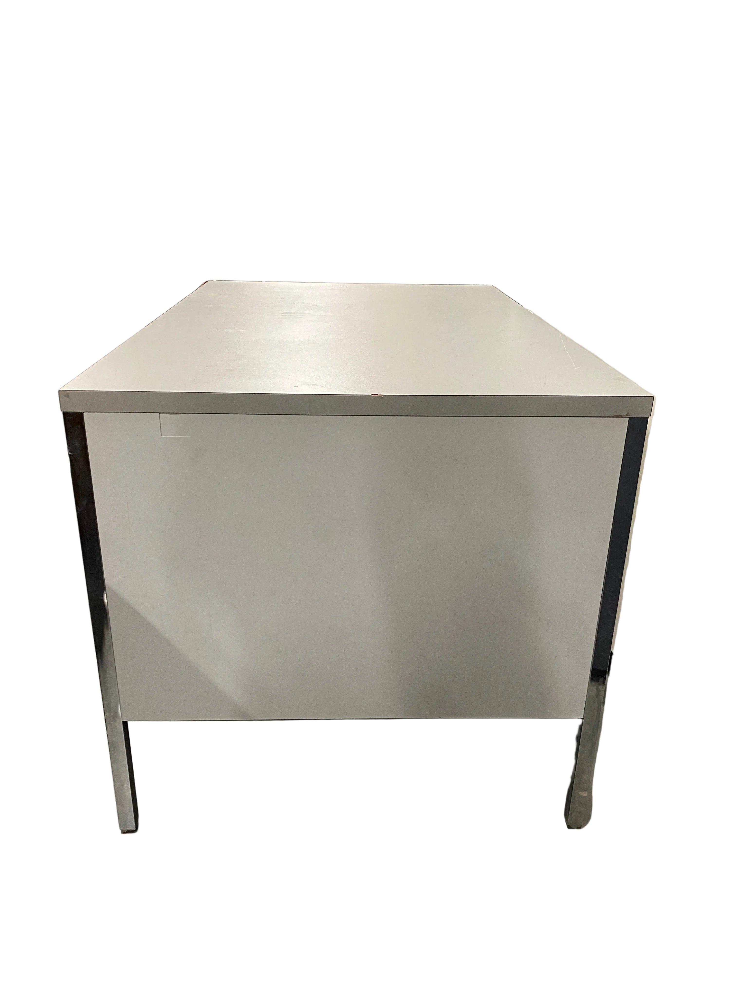 White Metal Desk With Drawers