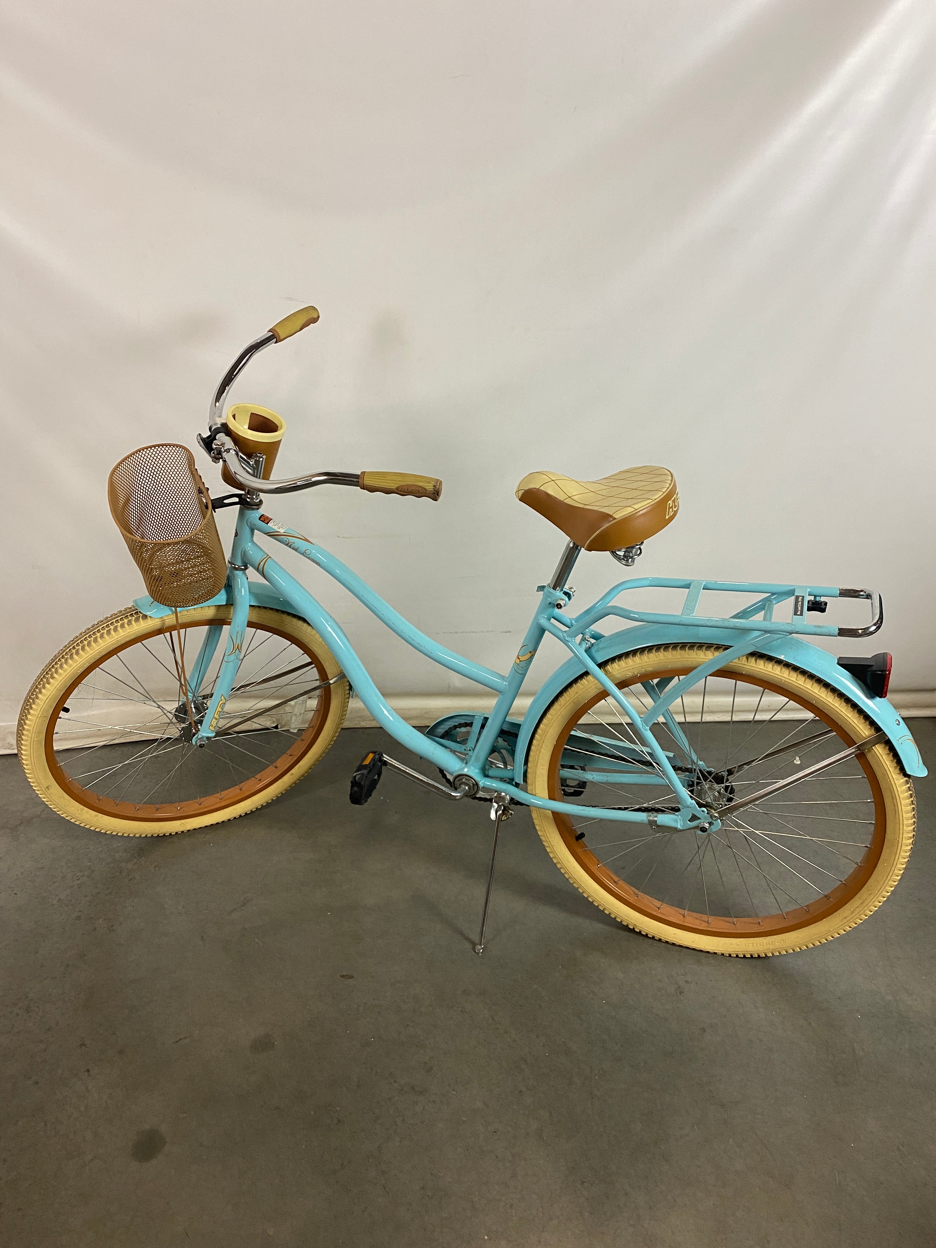 Huffy Nel Lusso Beach Cruiser Bicycle Light Blue