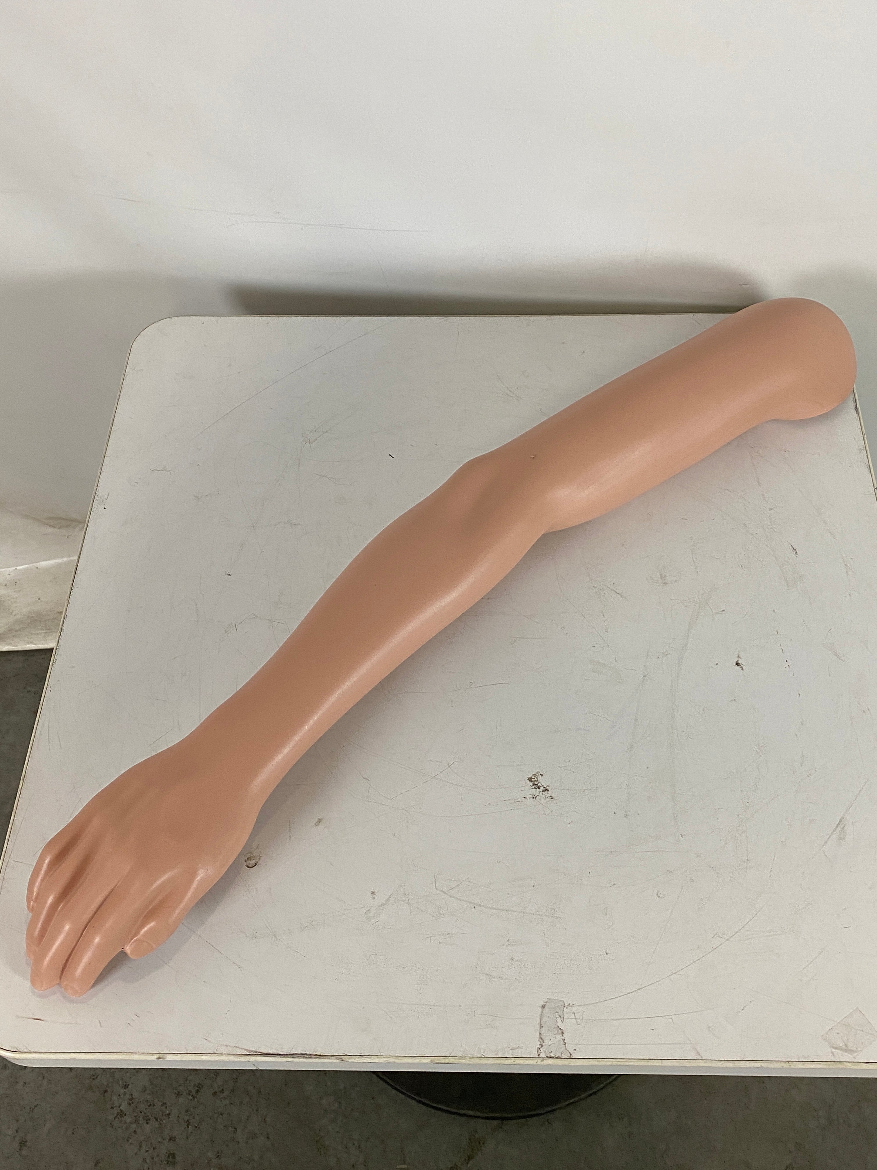 Right Mannequin Arm