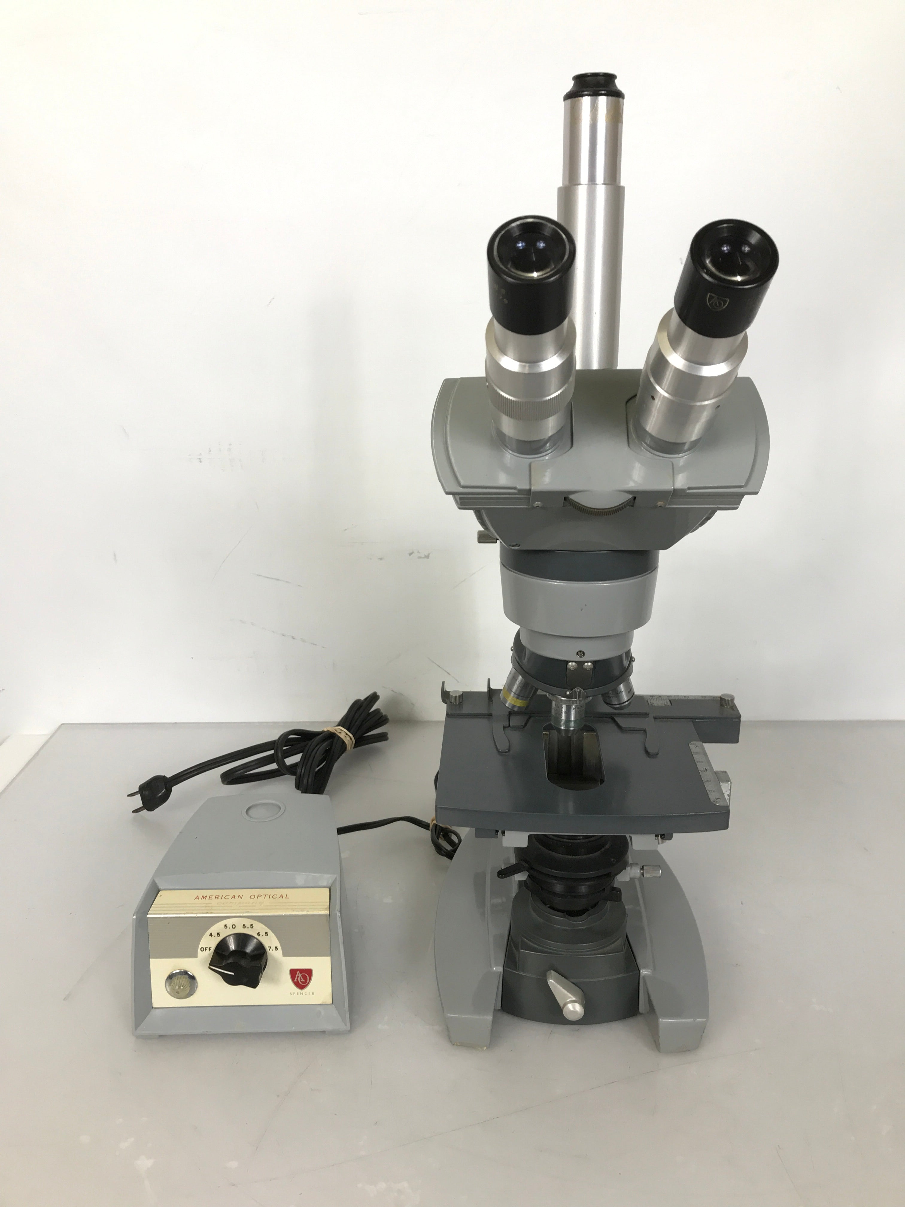 American Optical 1036 Binocular Microscope with Power Supply AO Spencer