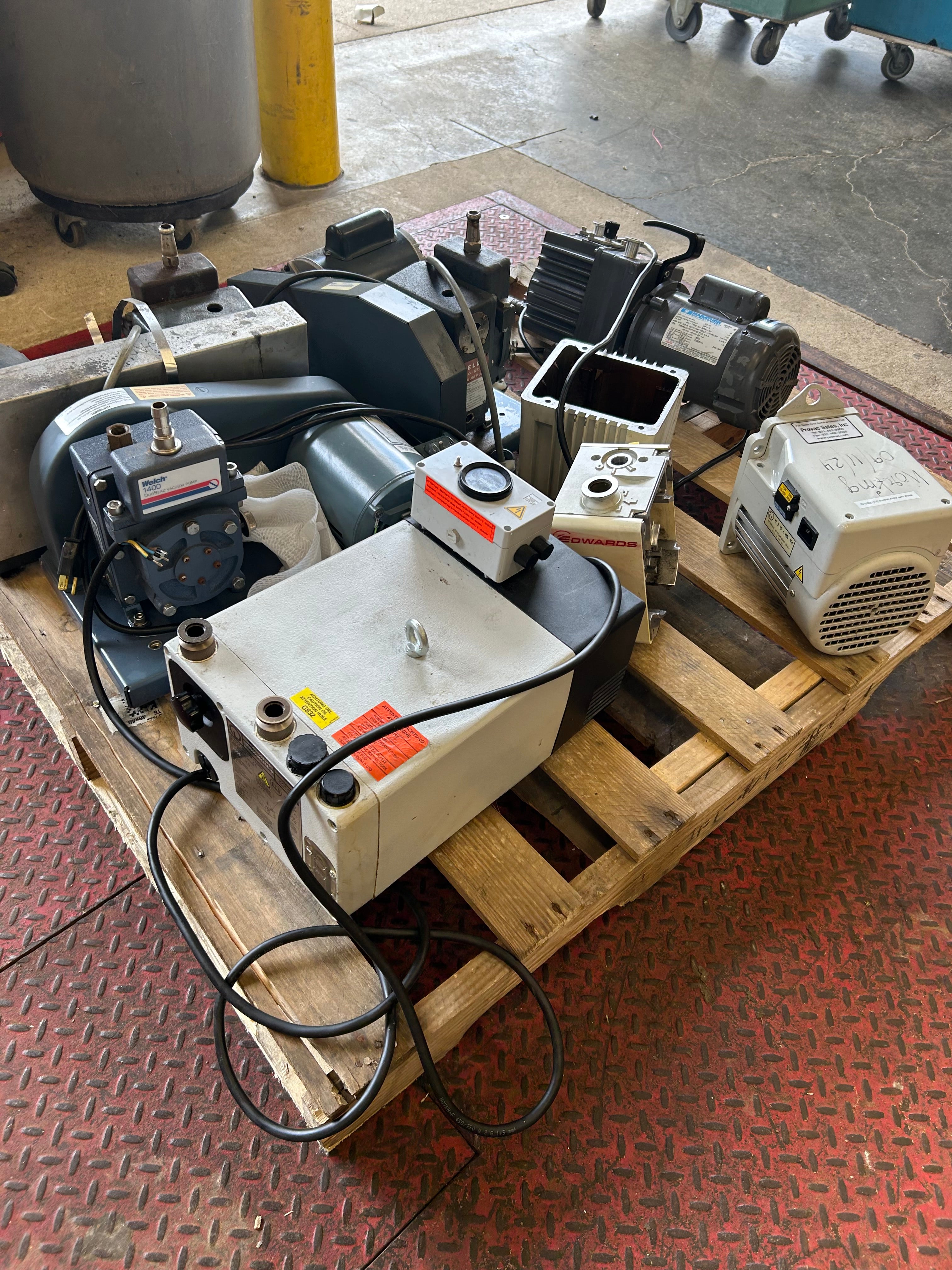 Pallet of Vacuum Pumps *Parts or Repair*