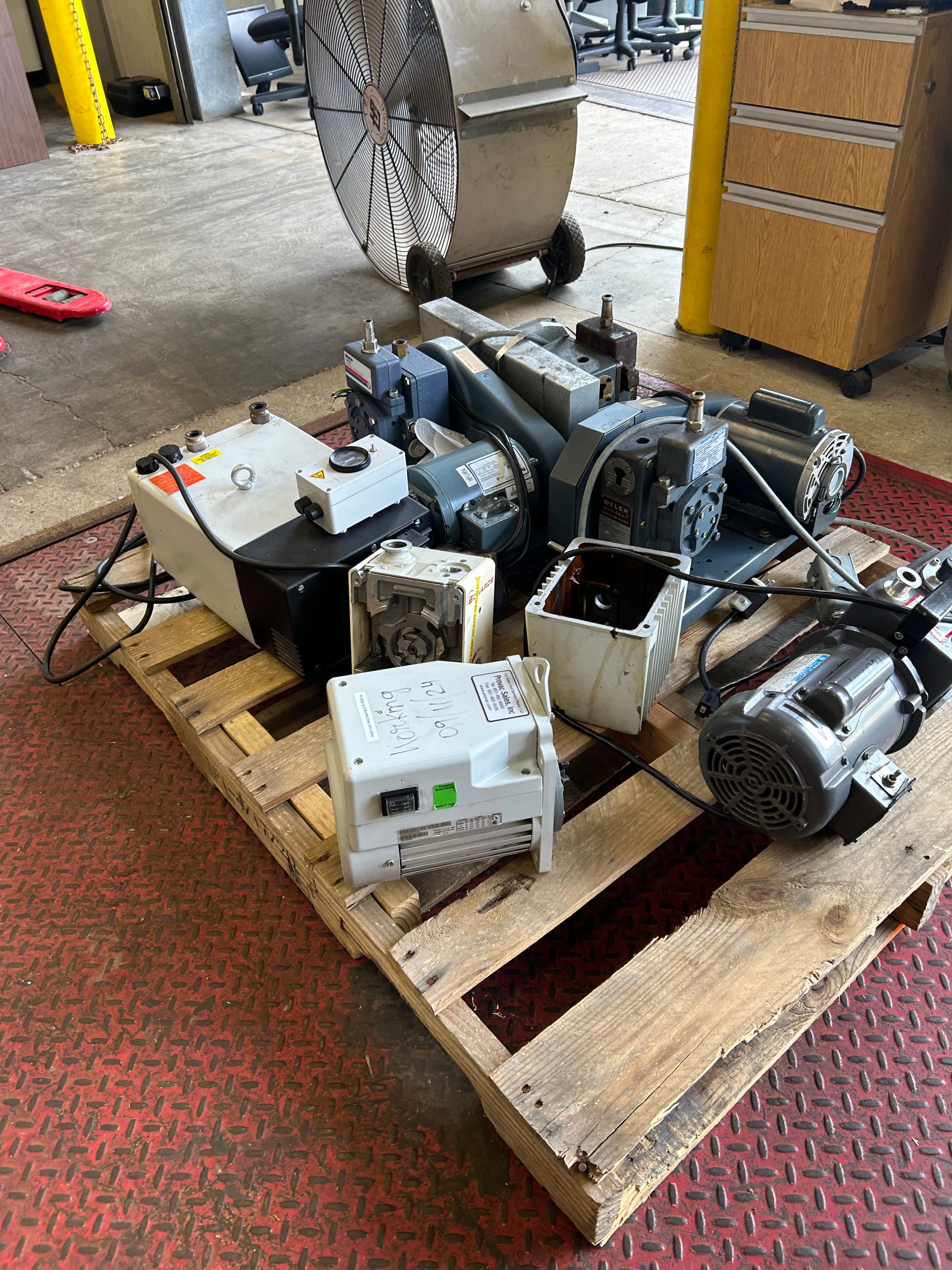 Pallet of Vacuum Pumps *Parts or Repair*