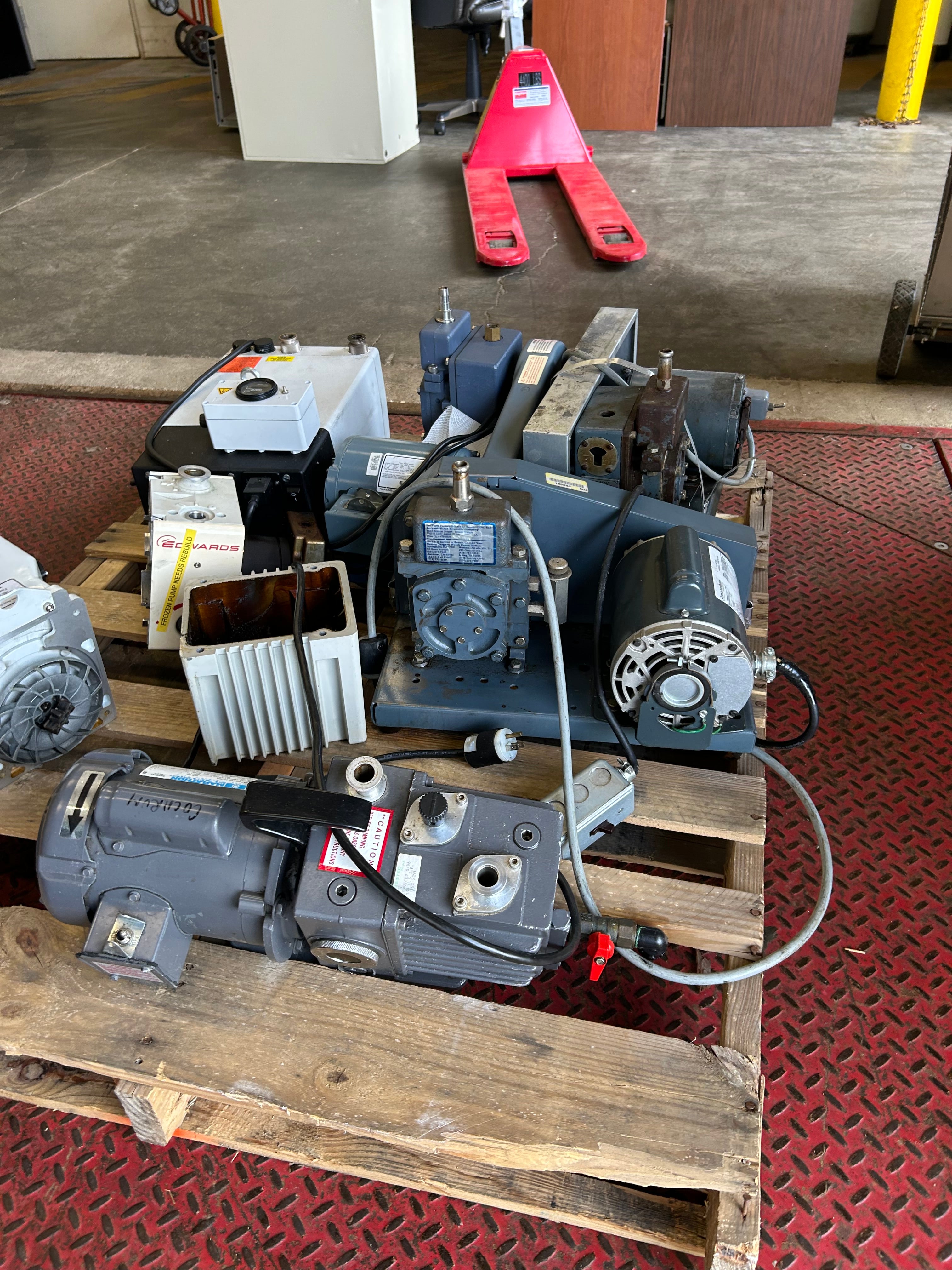Pallet of Vacuum Pumps *Parts or Repair*