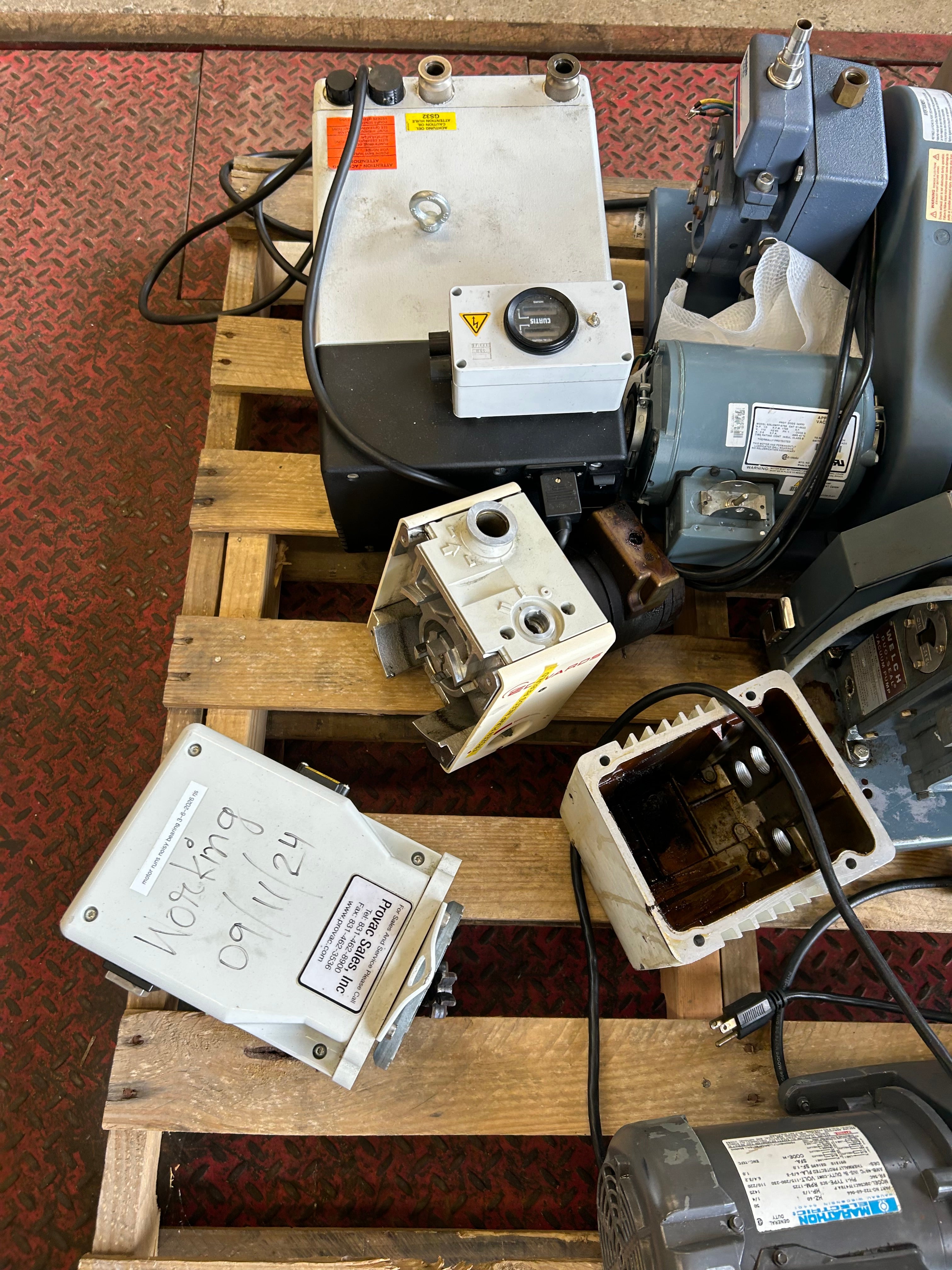 Pallet of Vacuum Pumps *Parts or Repair*