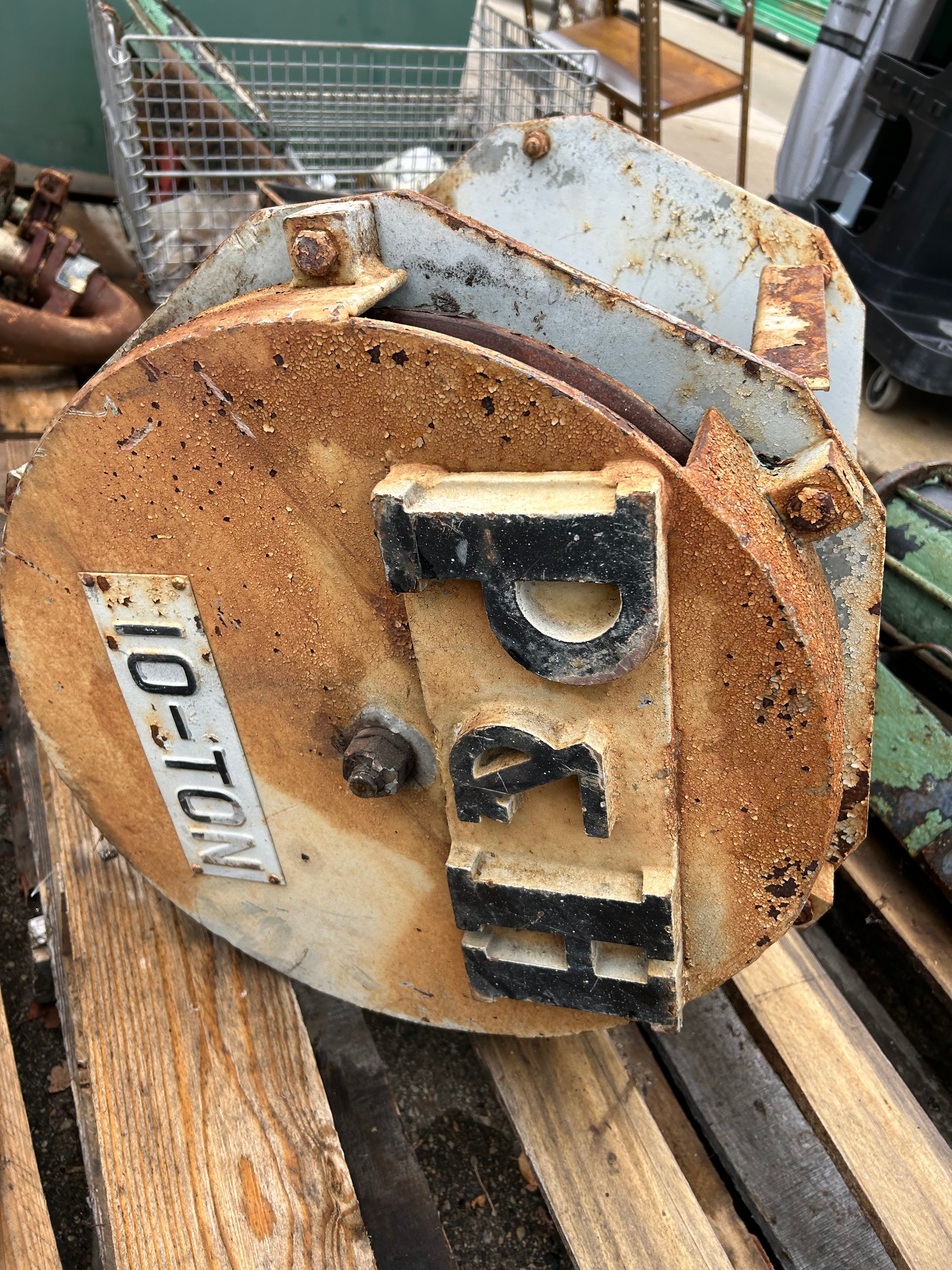 P&H 10-ton hoist for parts or repair/Scrap Bid #595 - 700lbs