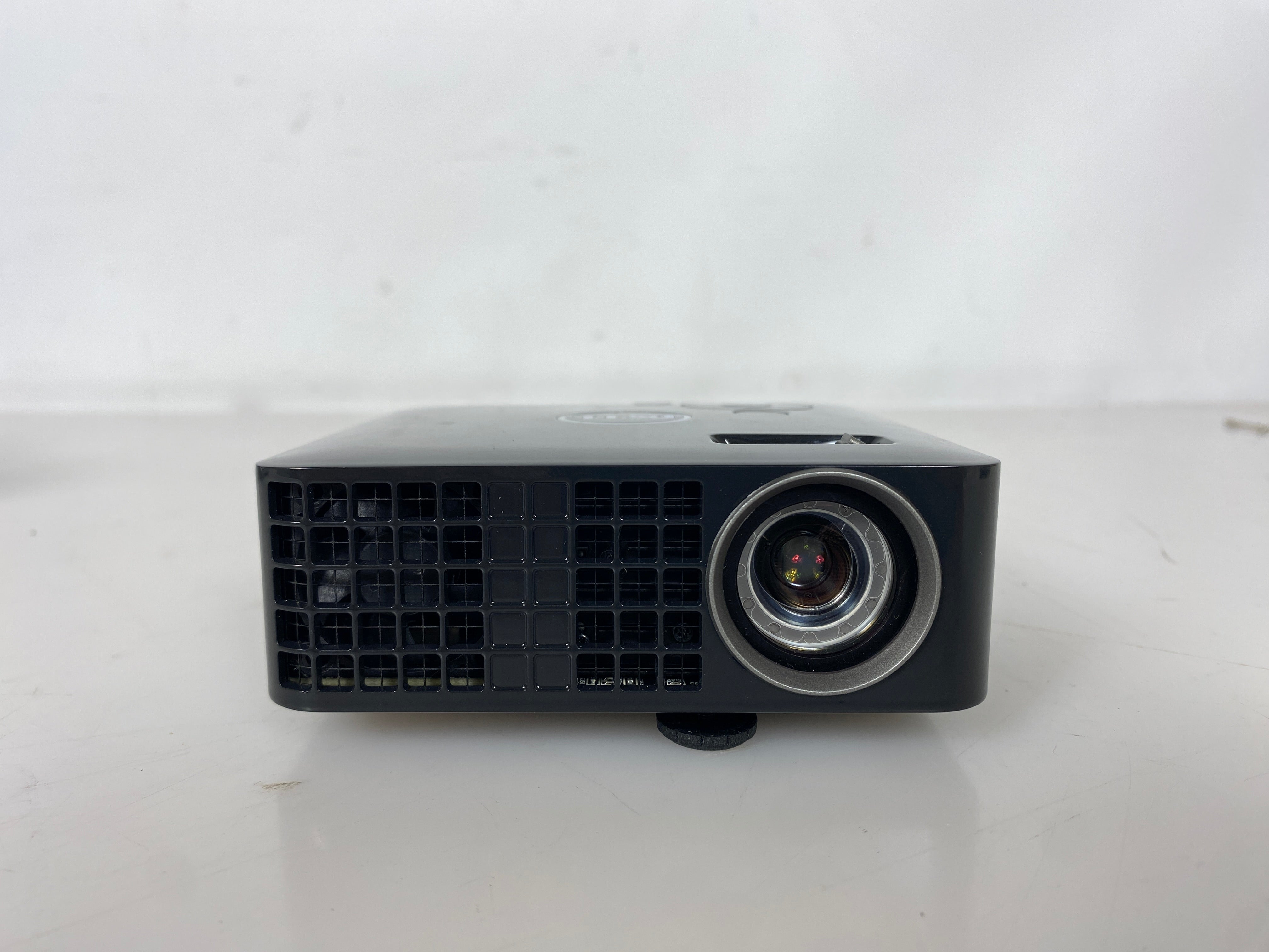 Dell M115HD Portable DLP Projector w/ Bag