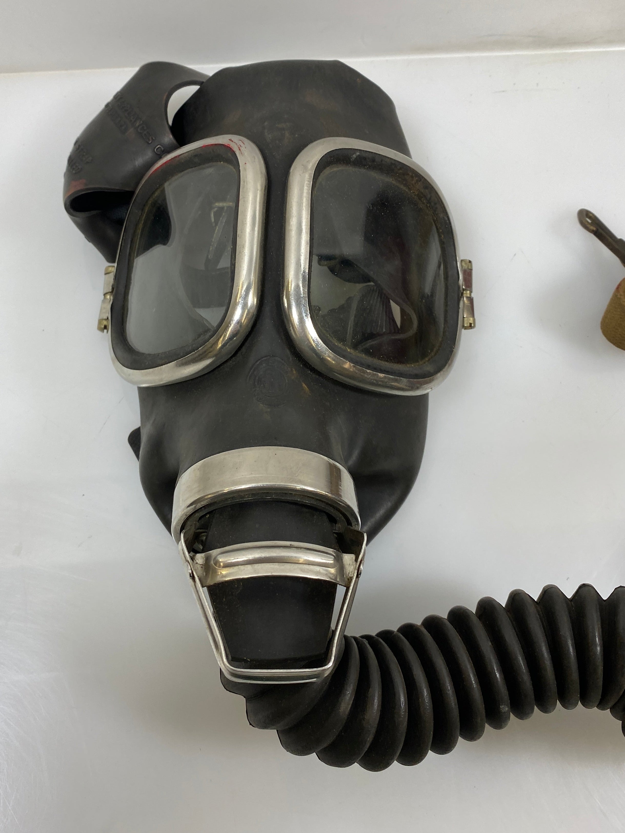 Antique MSA 1921 Ammonia Rubber Gas Mask w/ Original Box