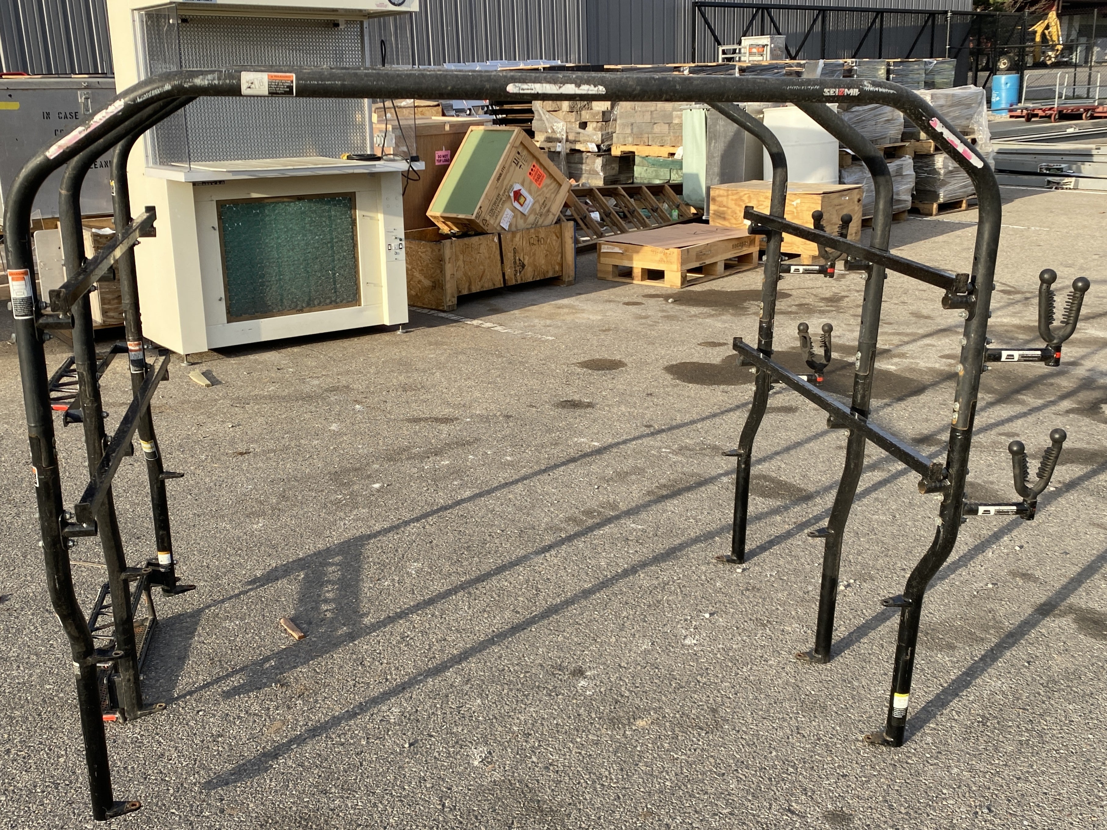 Seizmii Black Ladder Rack
