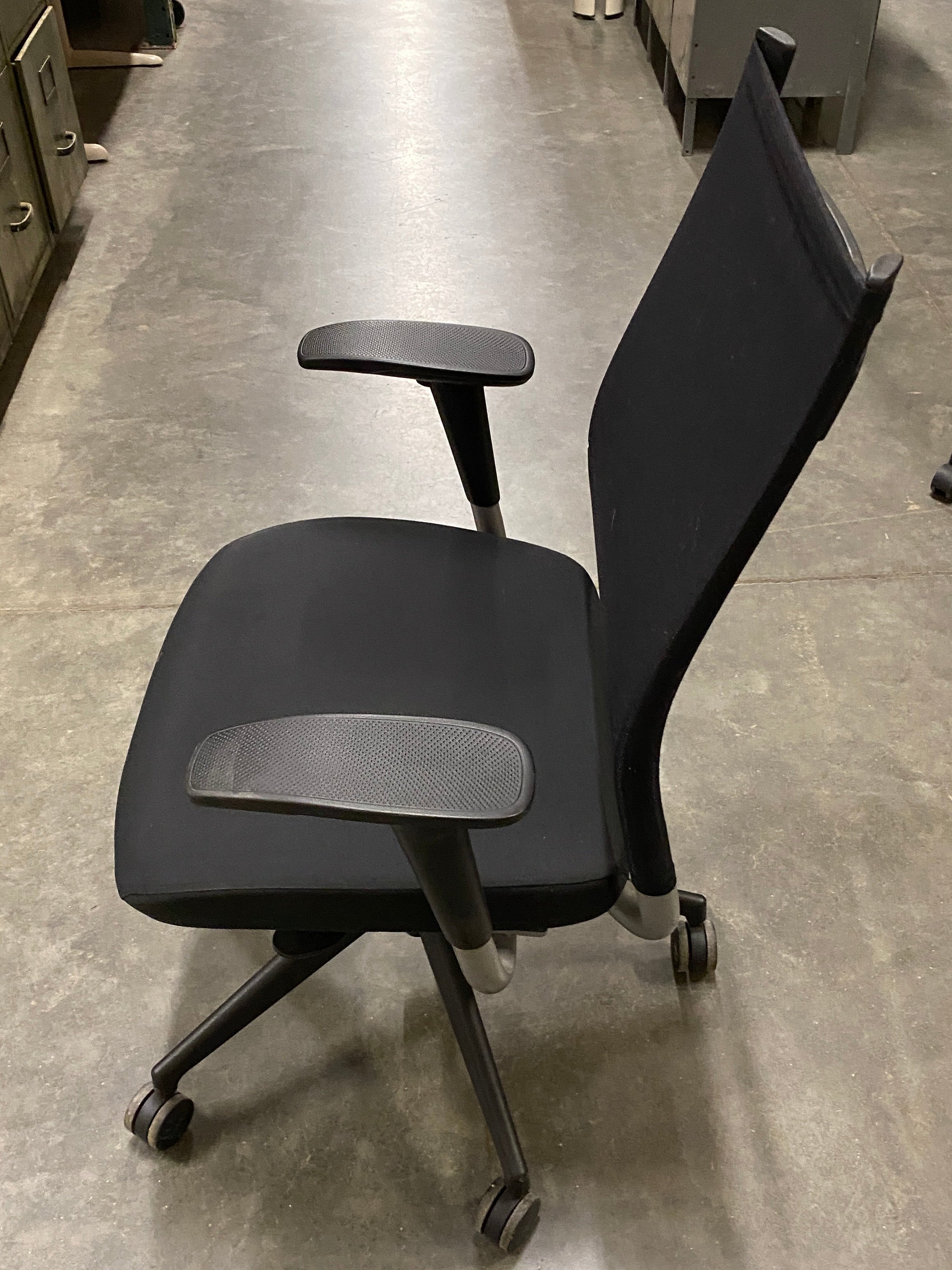 SitOnIt Seating Rolling Black Chair