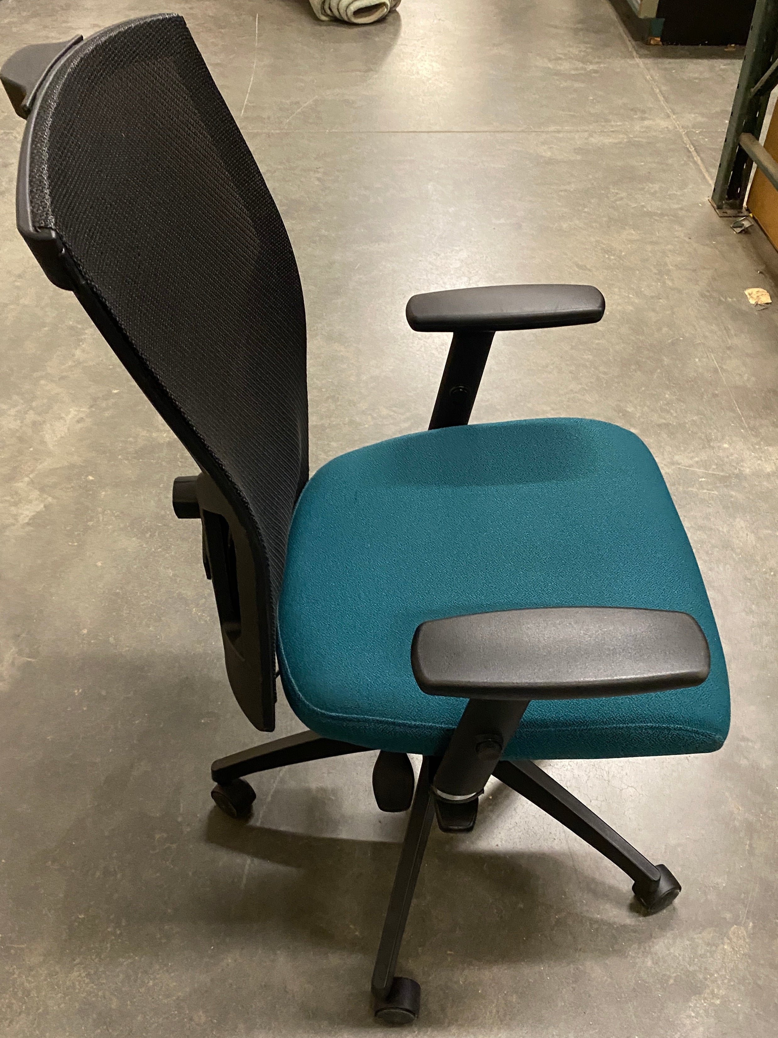 Global Upholstery Co INC Teal Upholstered Office Chair
