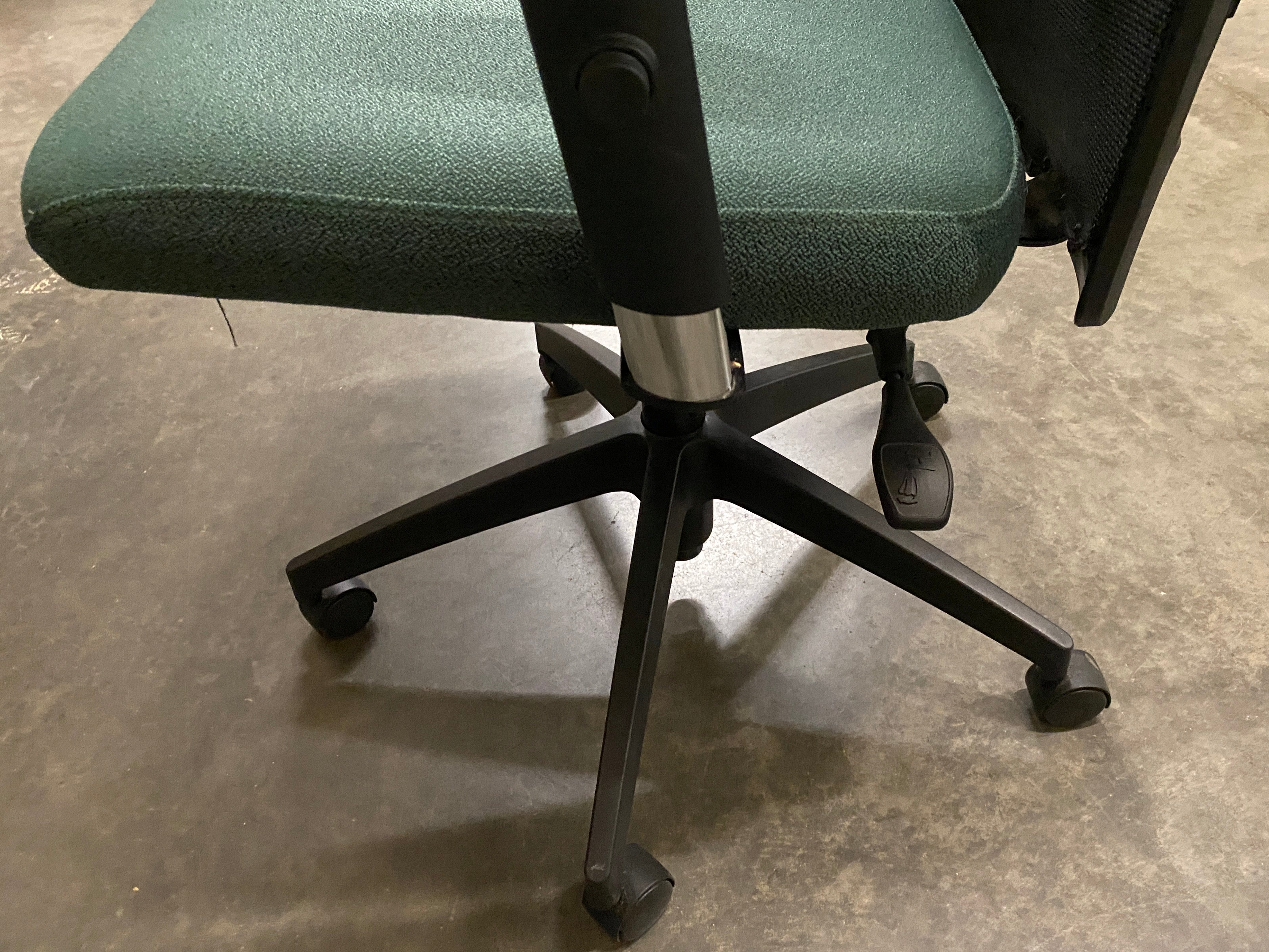 Global Upholstery Co INC Green Upholstered Office Chair