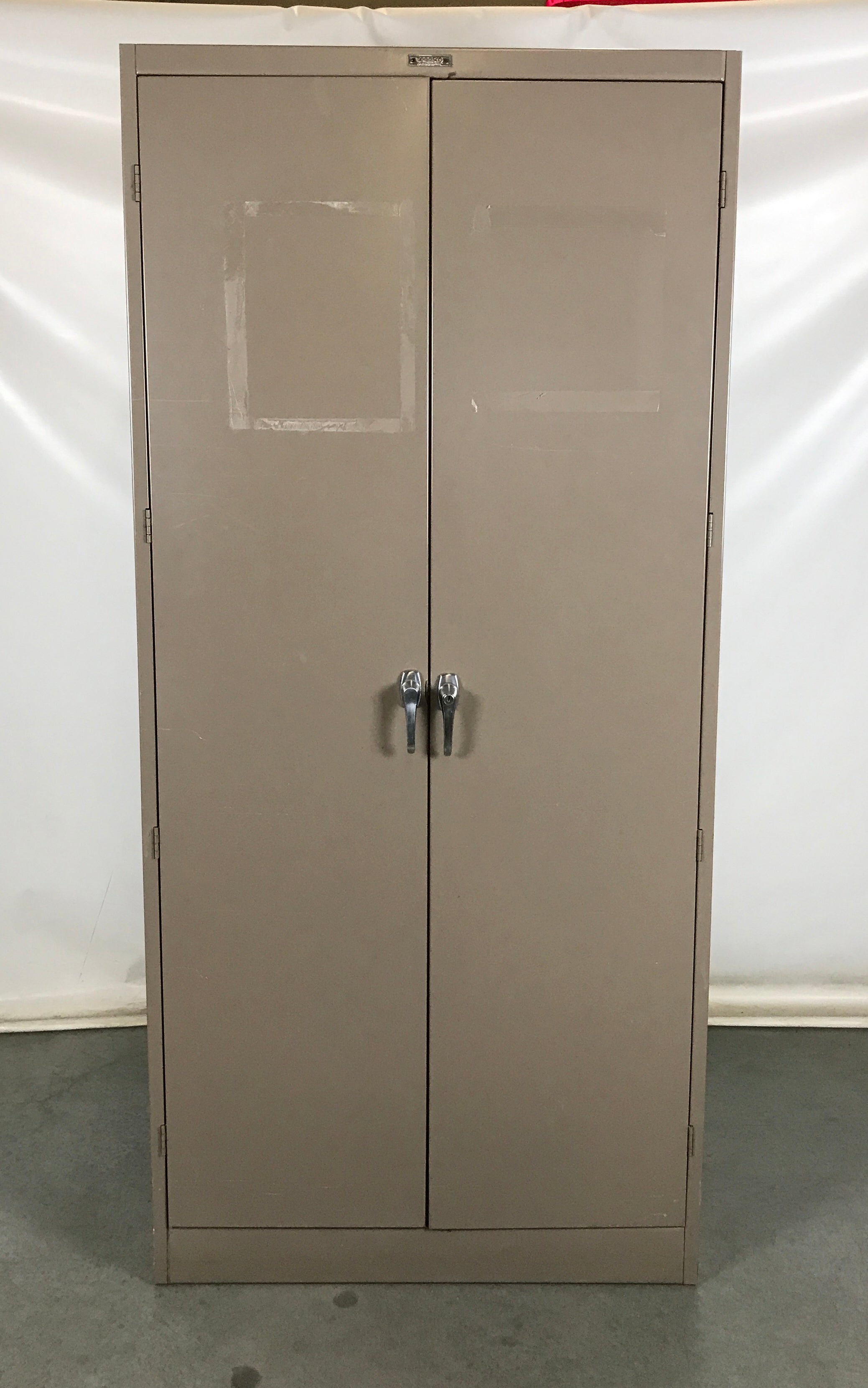 Tennsco Metal 2 Door Cabinet