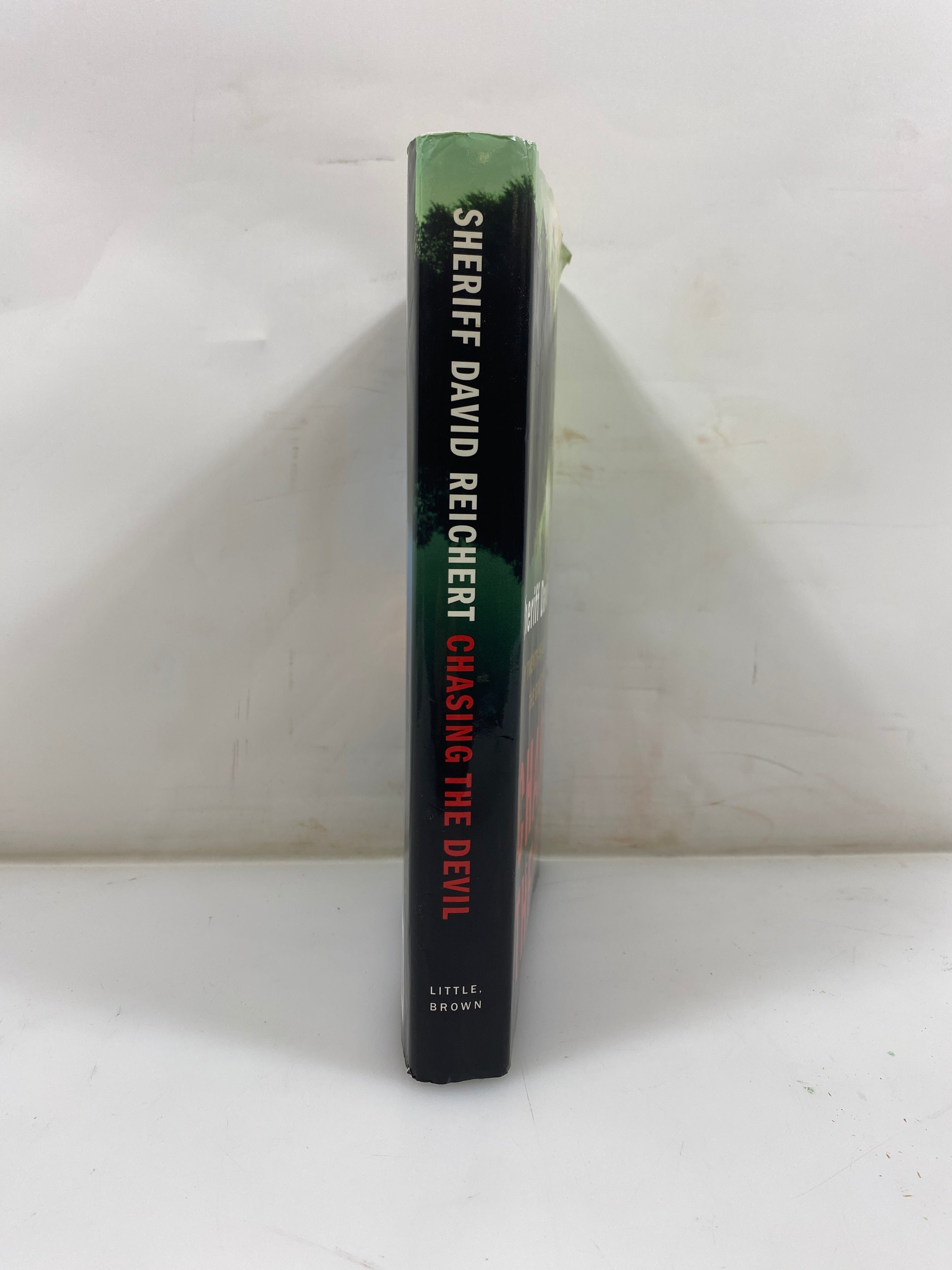 *Signed* Chasing the Devil by Sheriff David Reichert 1st Ed. 2004 HCDJ