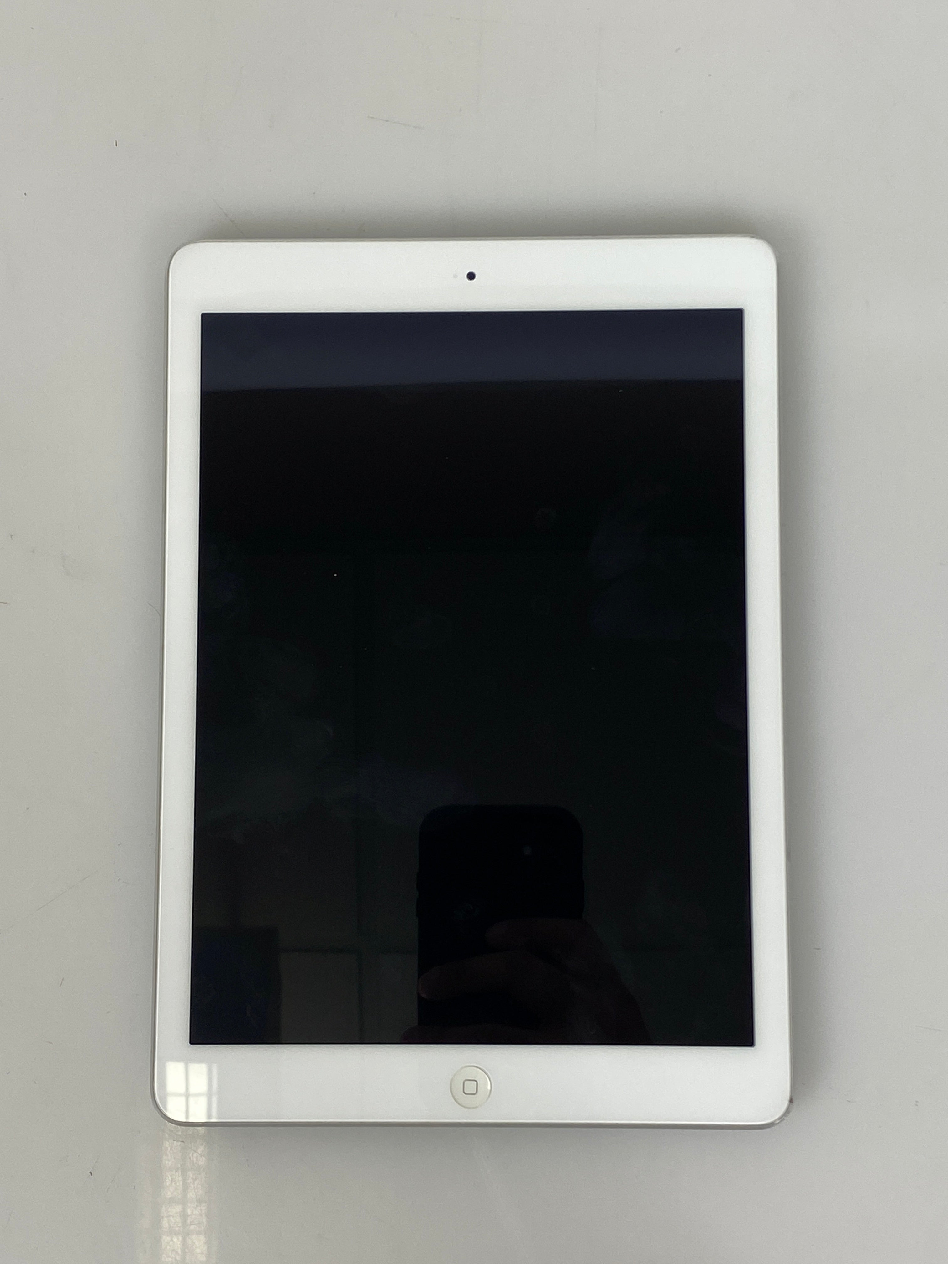 Apple iPad Air 1st Gen 16GB 9.7" WiFi Only Silver A1474