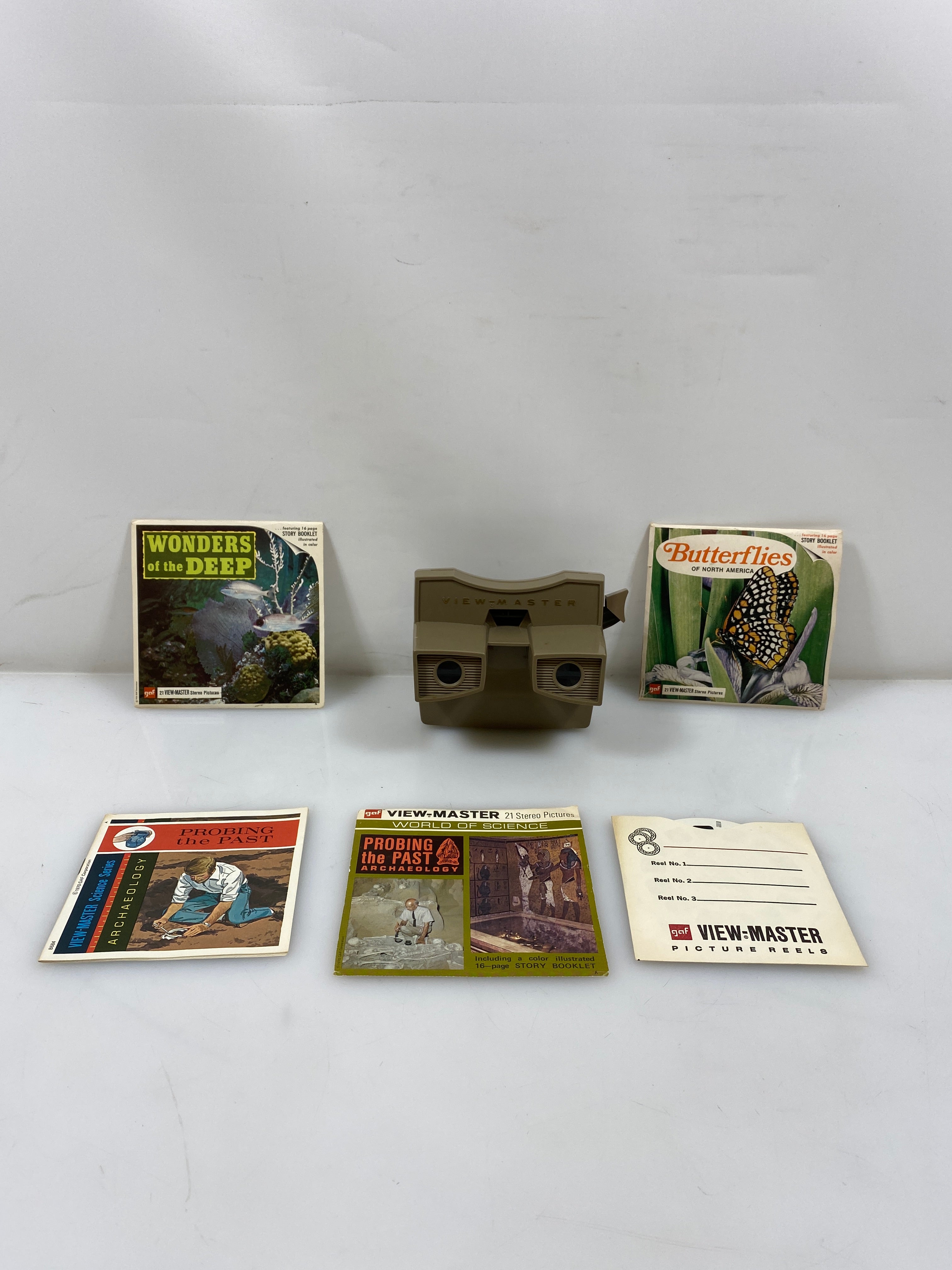 Vintage GAF View-Master Viewer & Lot of 3 Stereo Pictures
