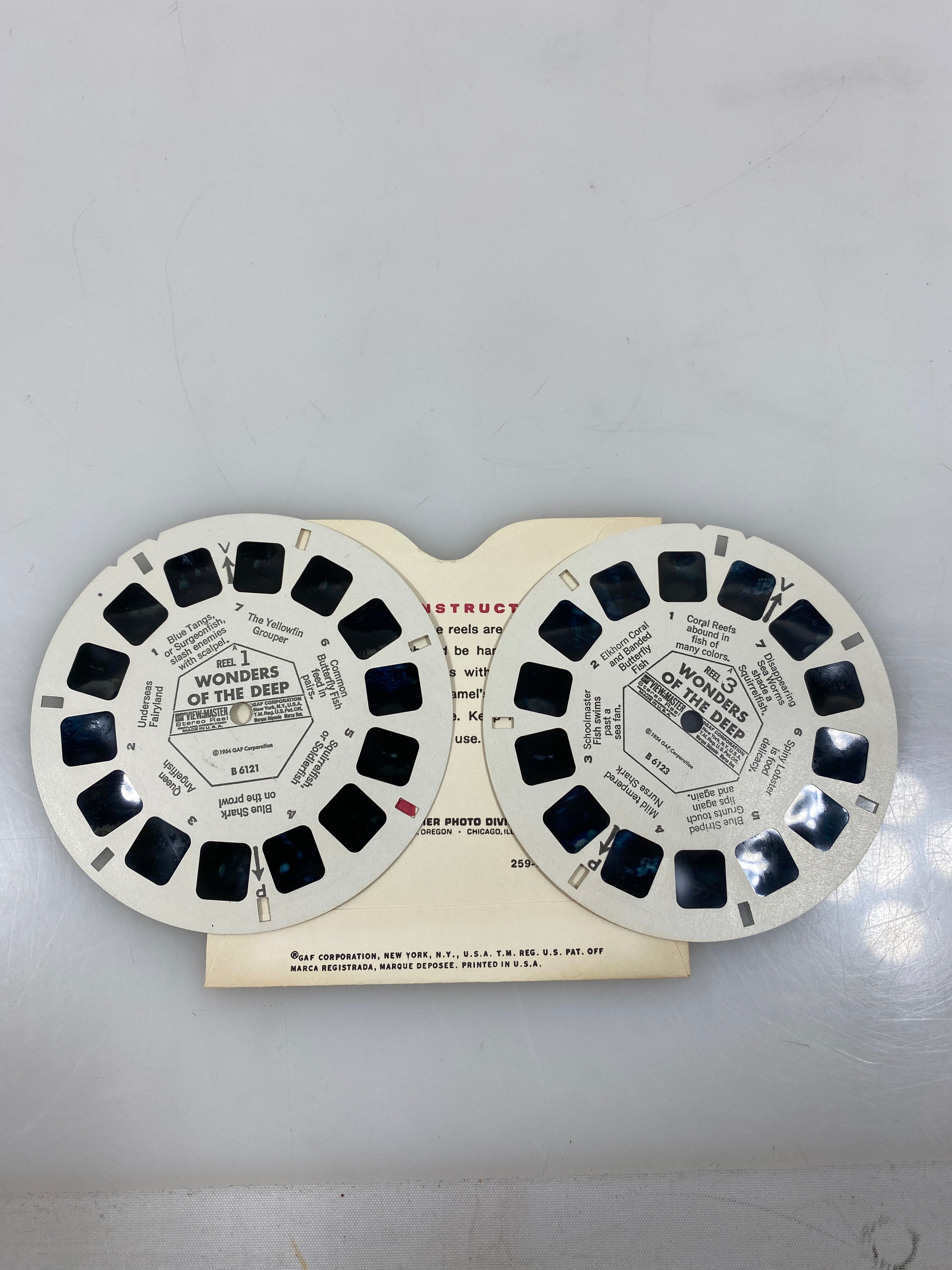 Vintage GAF View-Master Viewer & Lot of 3 Stereo Pictures