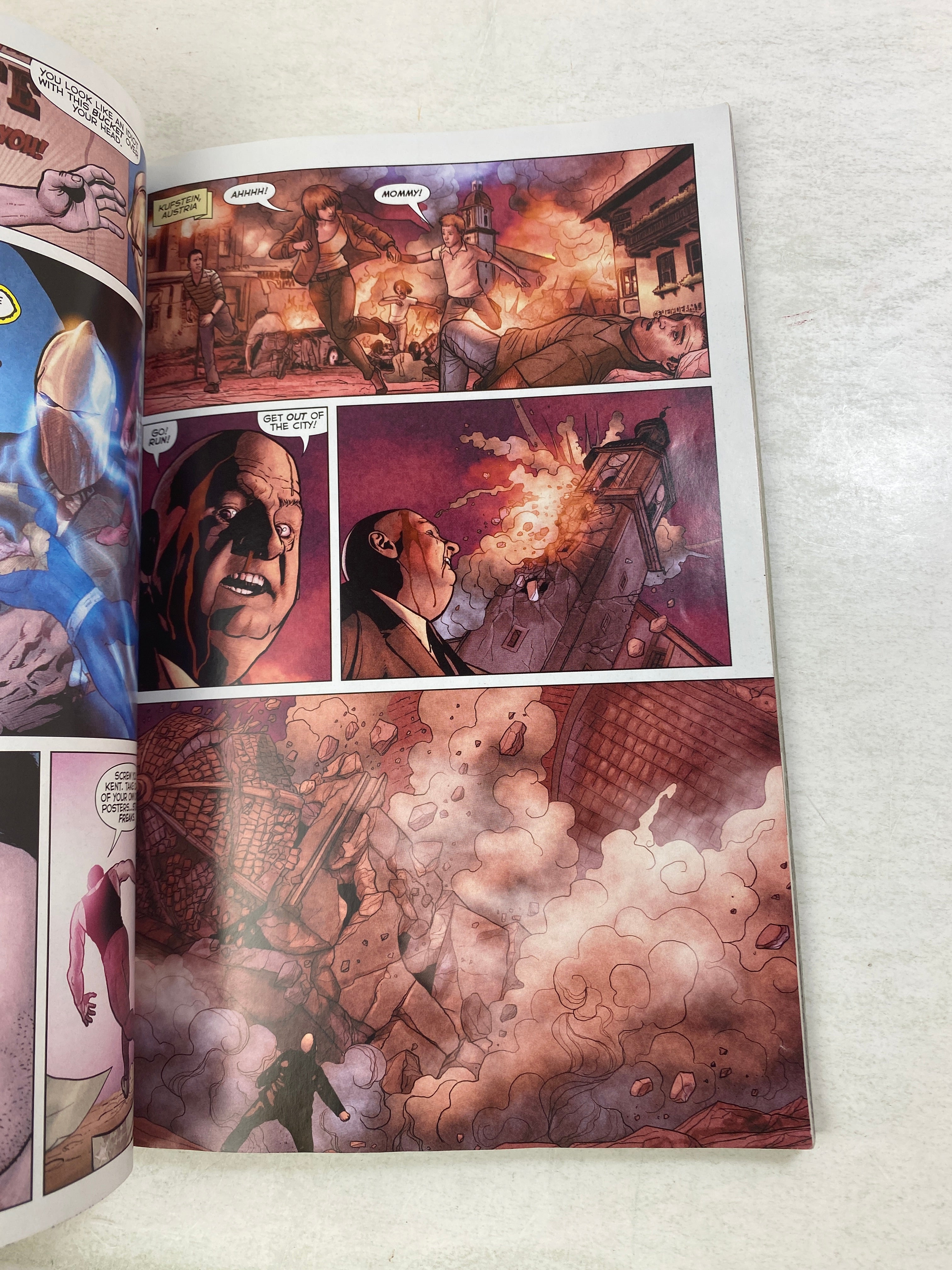 Flashpoint featuring Batman DC Graphic Novel Ex Lib 2012