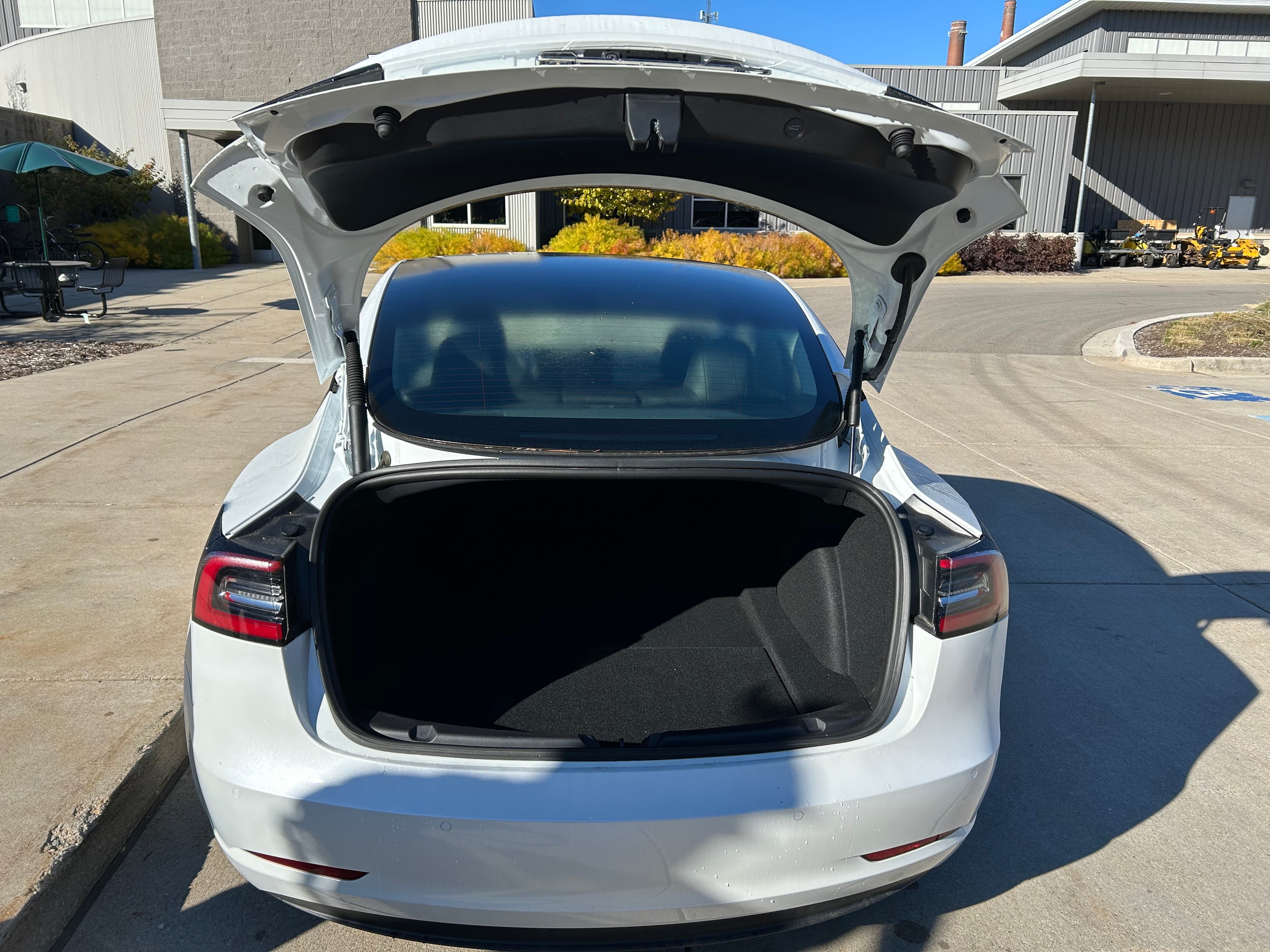 2022 - Tesla Model 3 - C500
