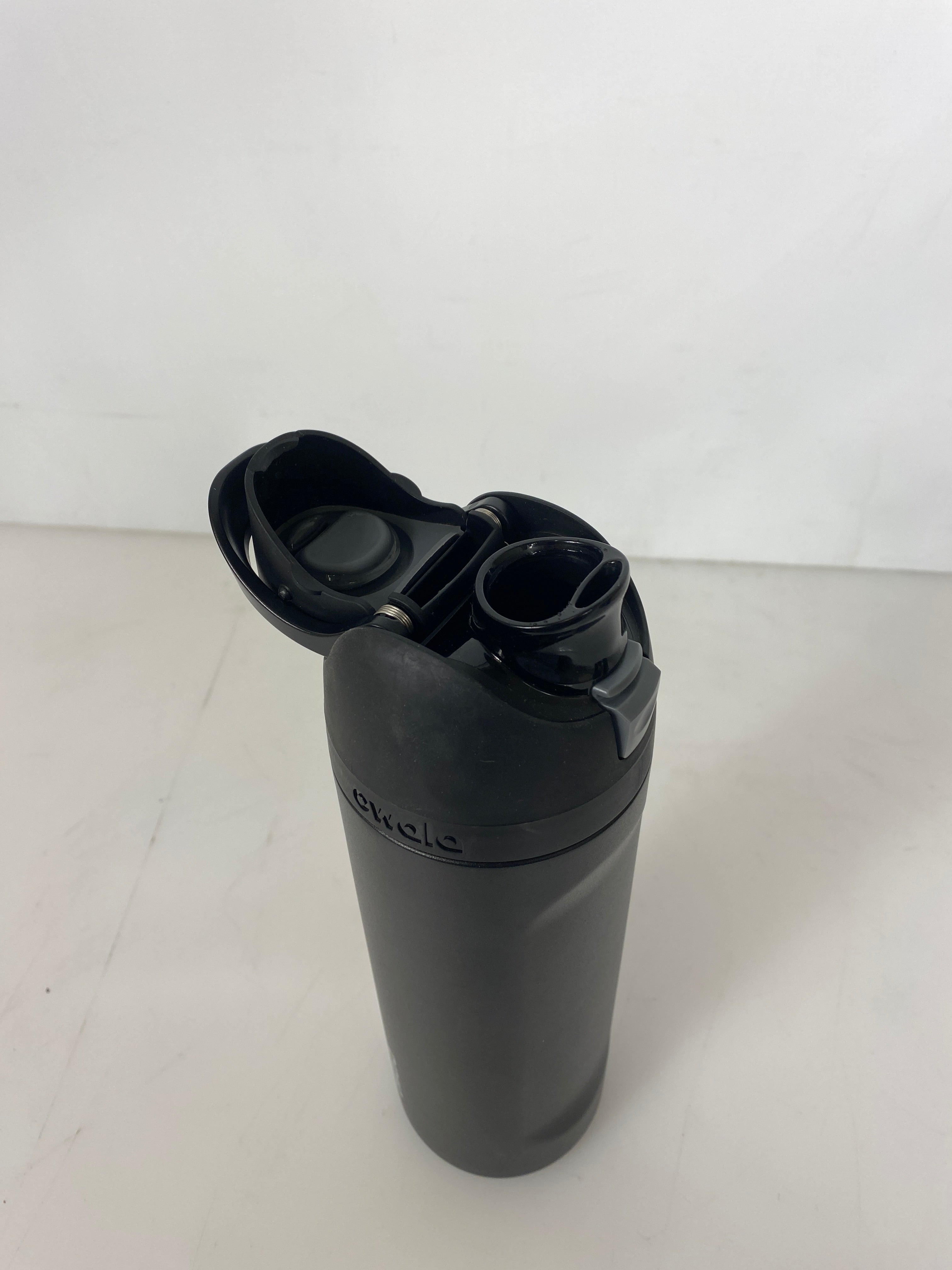 Owala Black Water Bottle 24oz