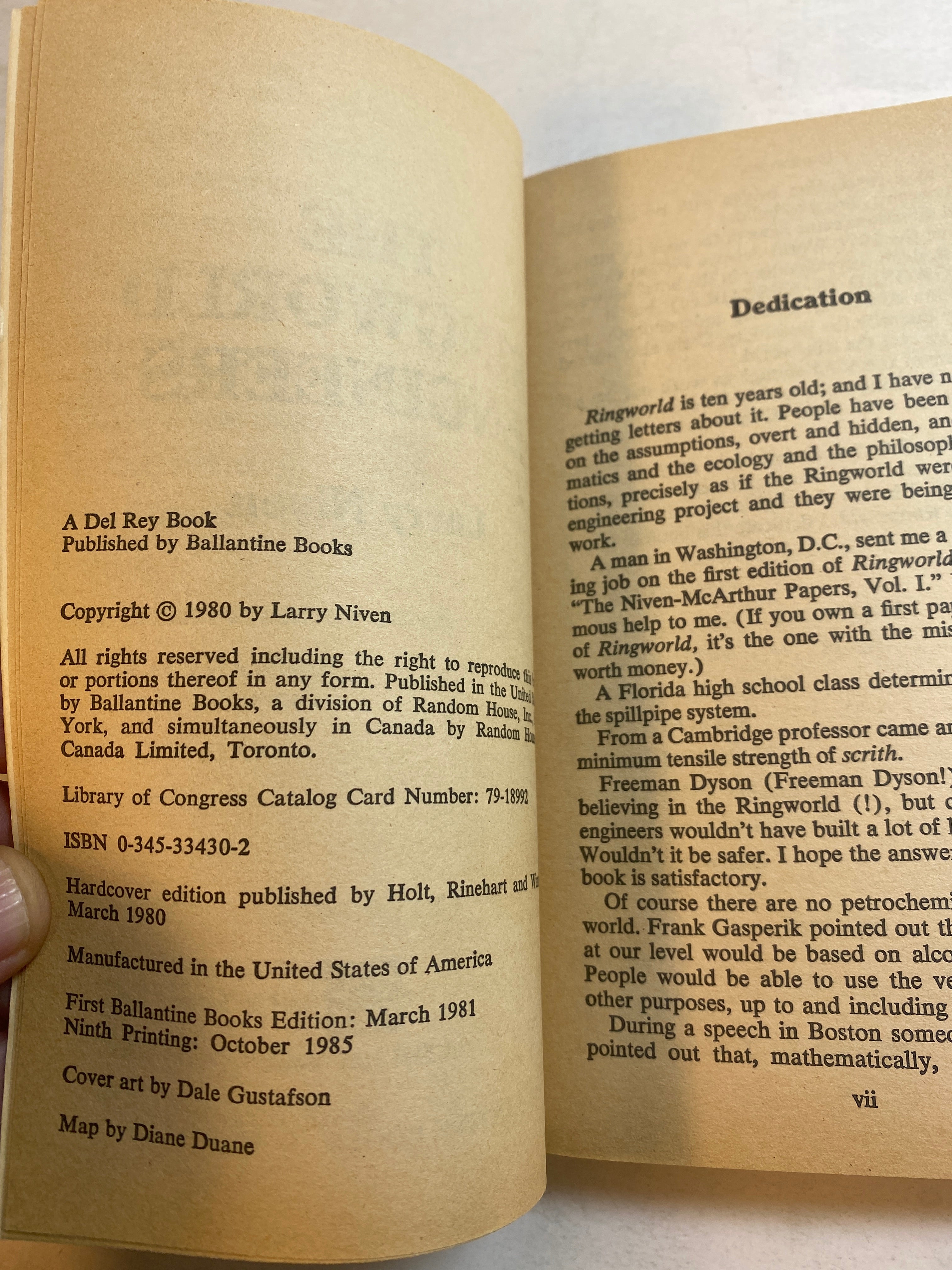 Ringworld Engineers Larry Niven sci-fi paperback 1985