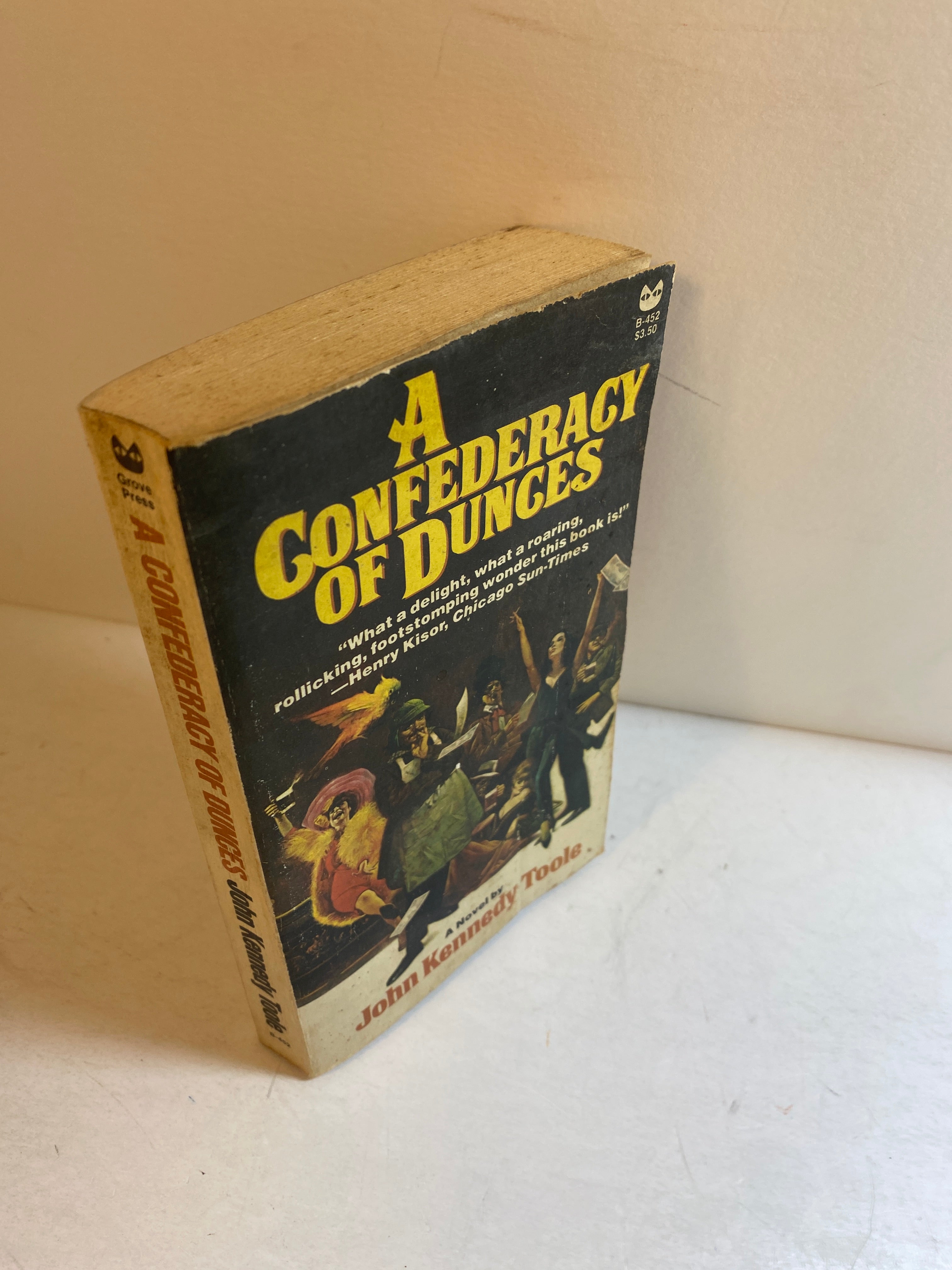 A Confederacy of Dunces John Kennedy Toole paperback 1980