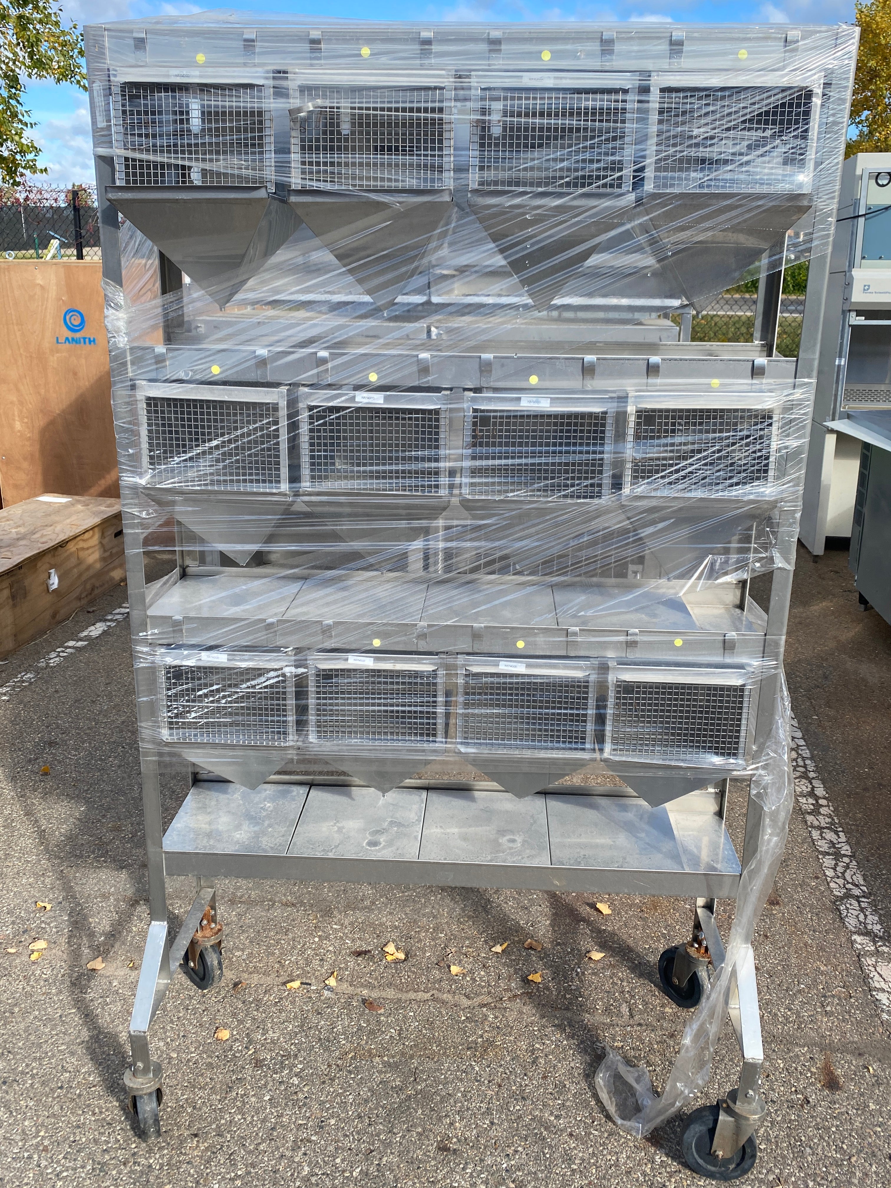 12 Small Compartment Animal Cage