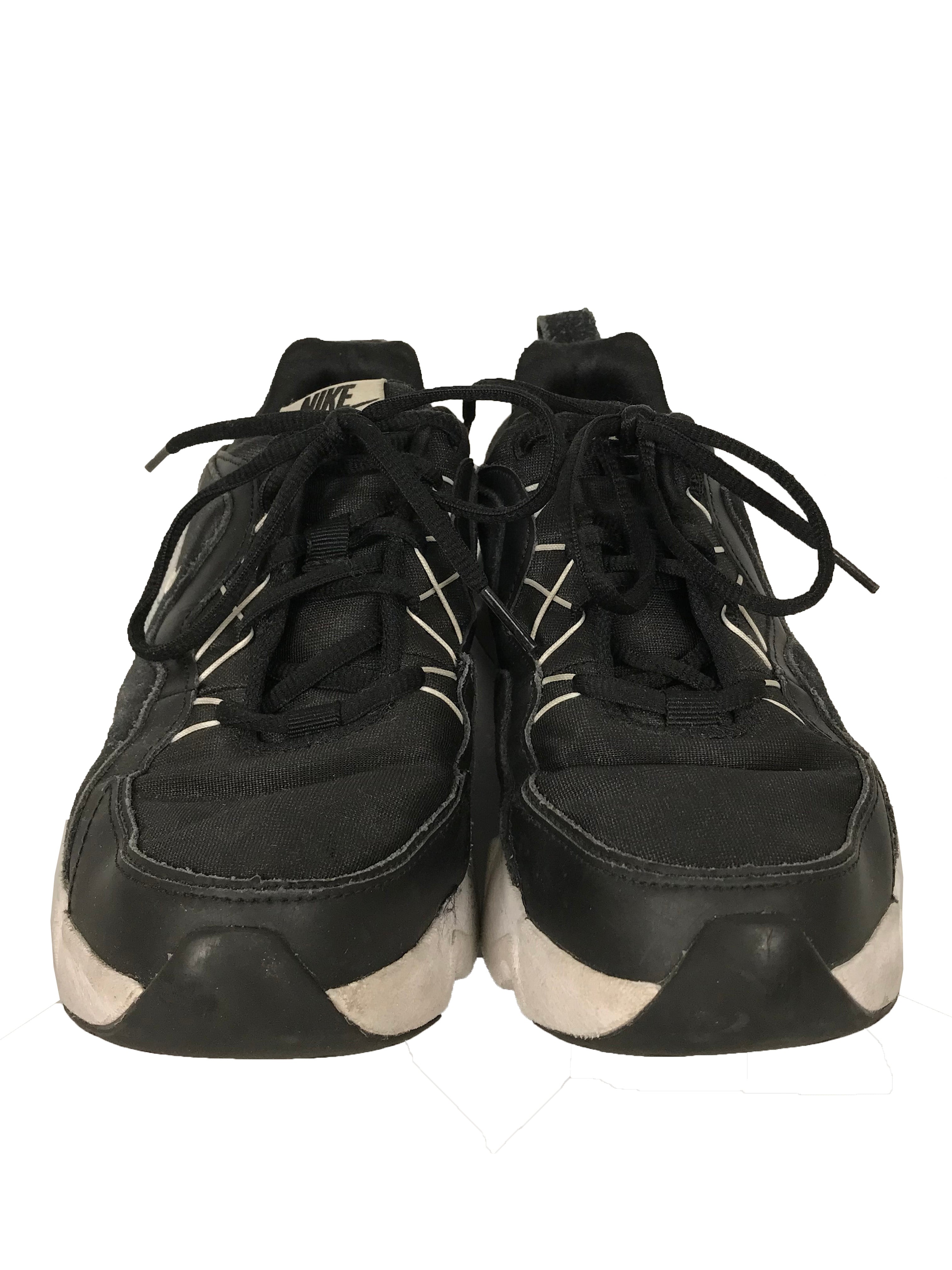 Nike Black & White RYZ 365 Shoes Women's Size 9