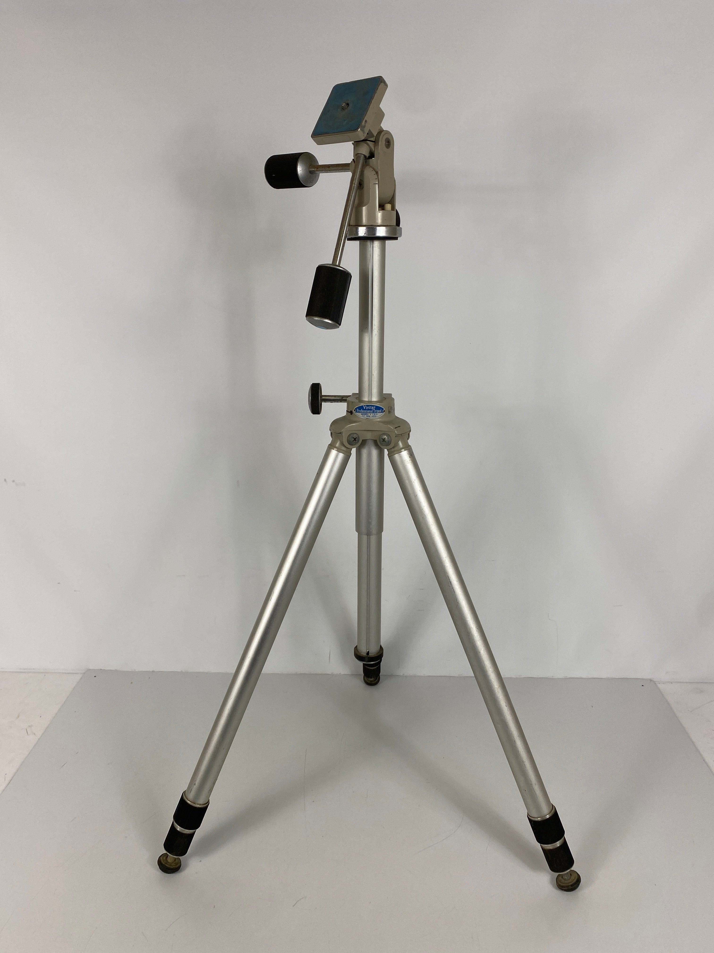 Vivitar Professional Tripod Model 1301