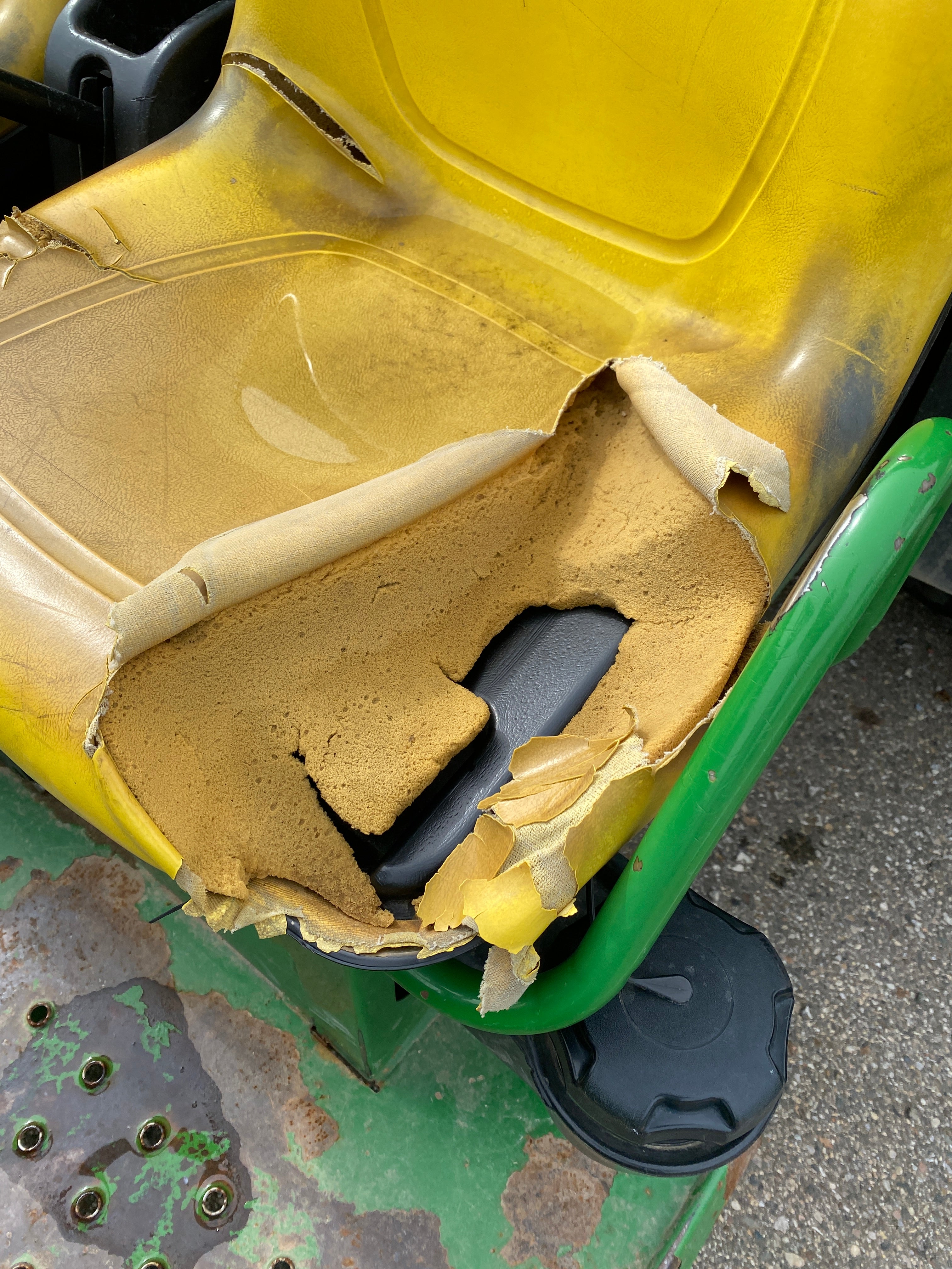 John Deere Gator TX 4x2 *For Parts*