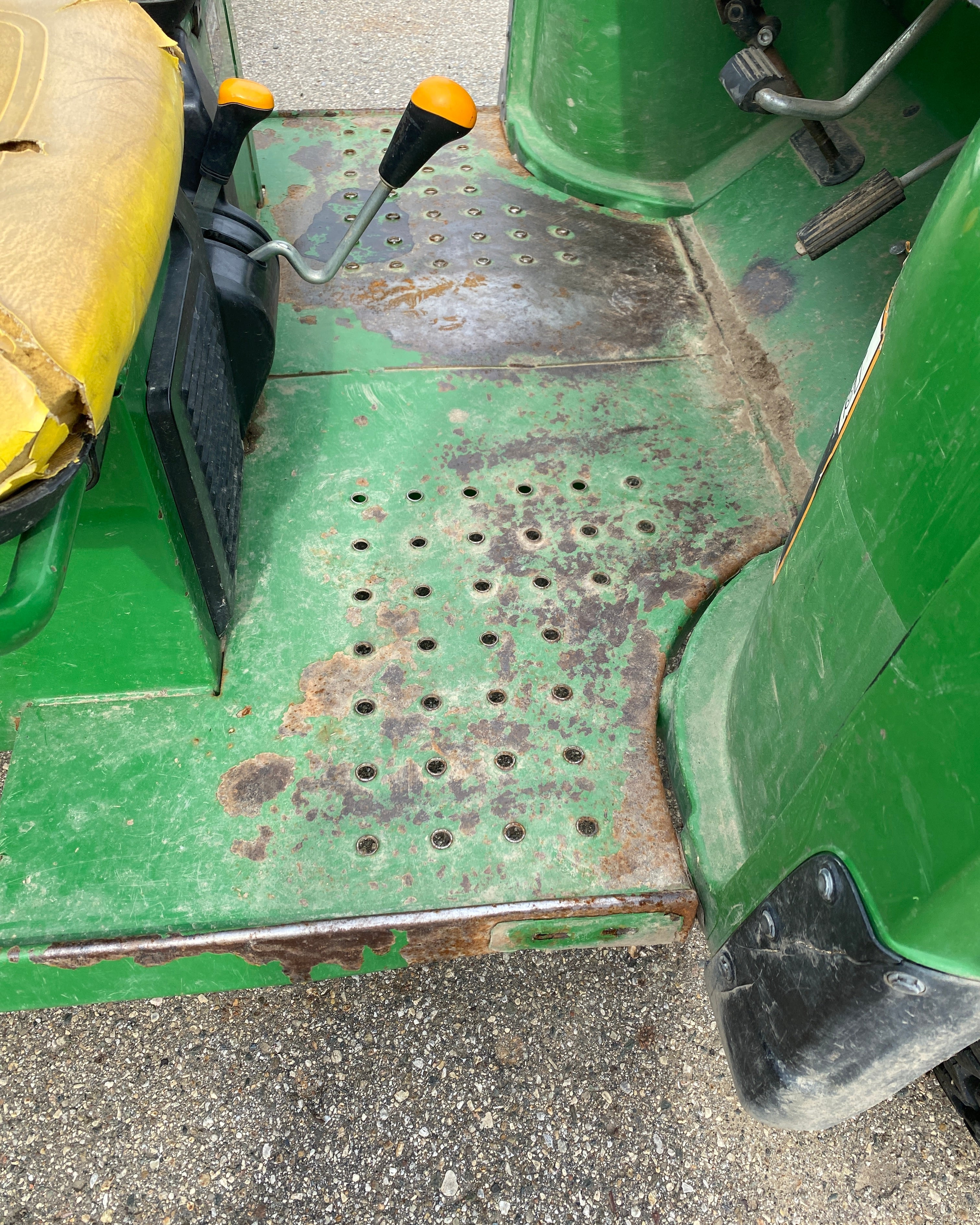 John Deere Gator TX 4x2 *For Parts*