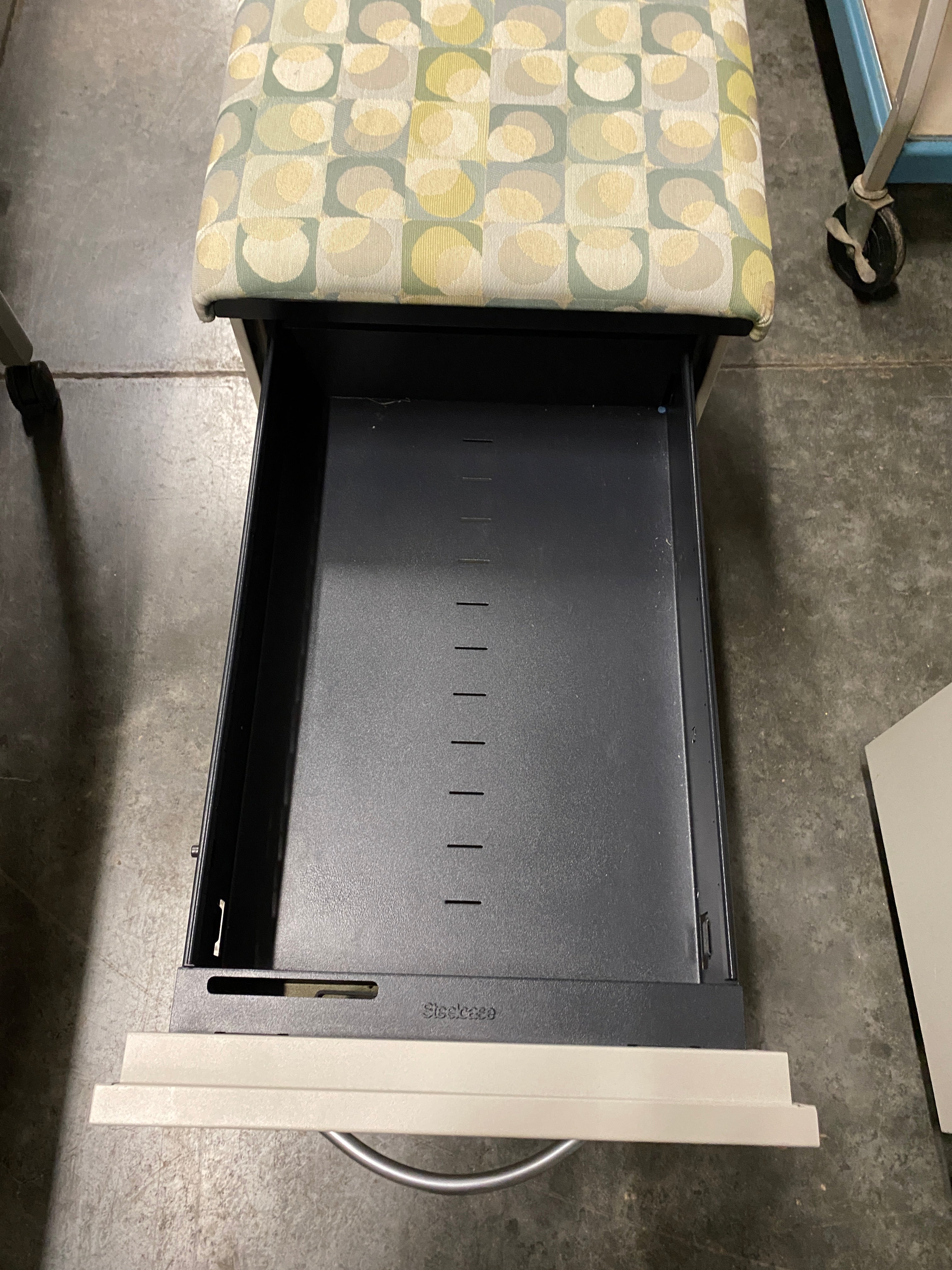 Steelcase Tan Cushioned Metal 2 Drawer Small Filing Cabinet On Wheels