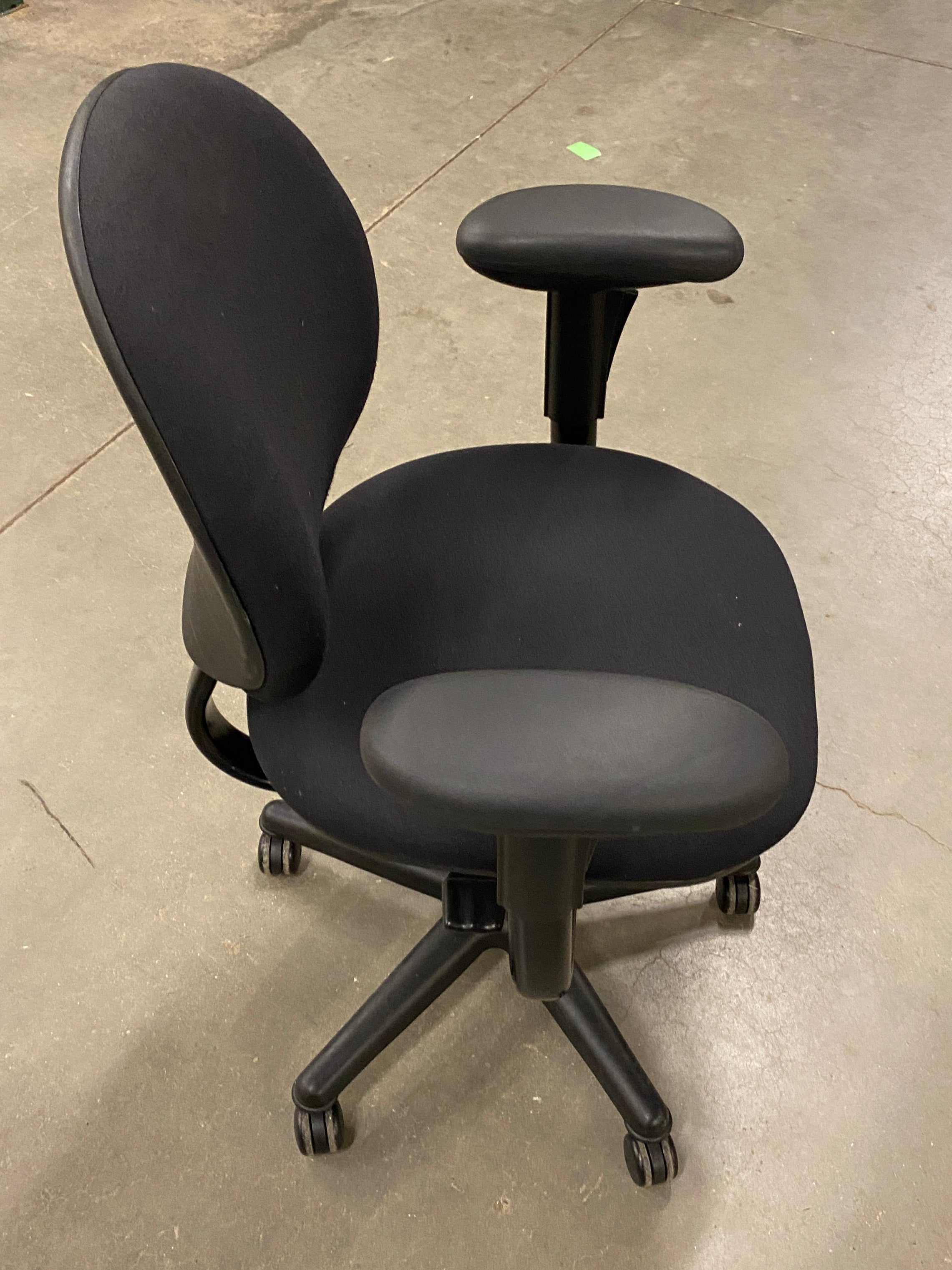Steelcase Black Cushioned Adjustable Office Chair