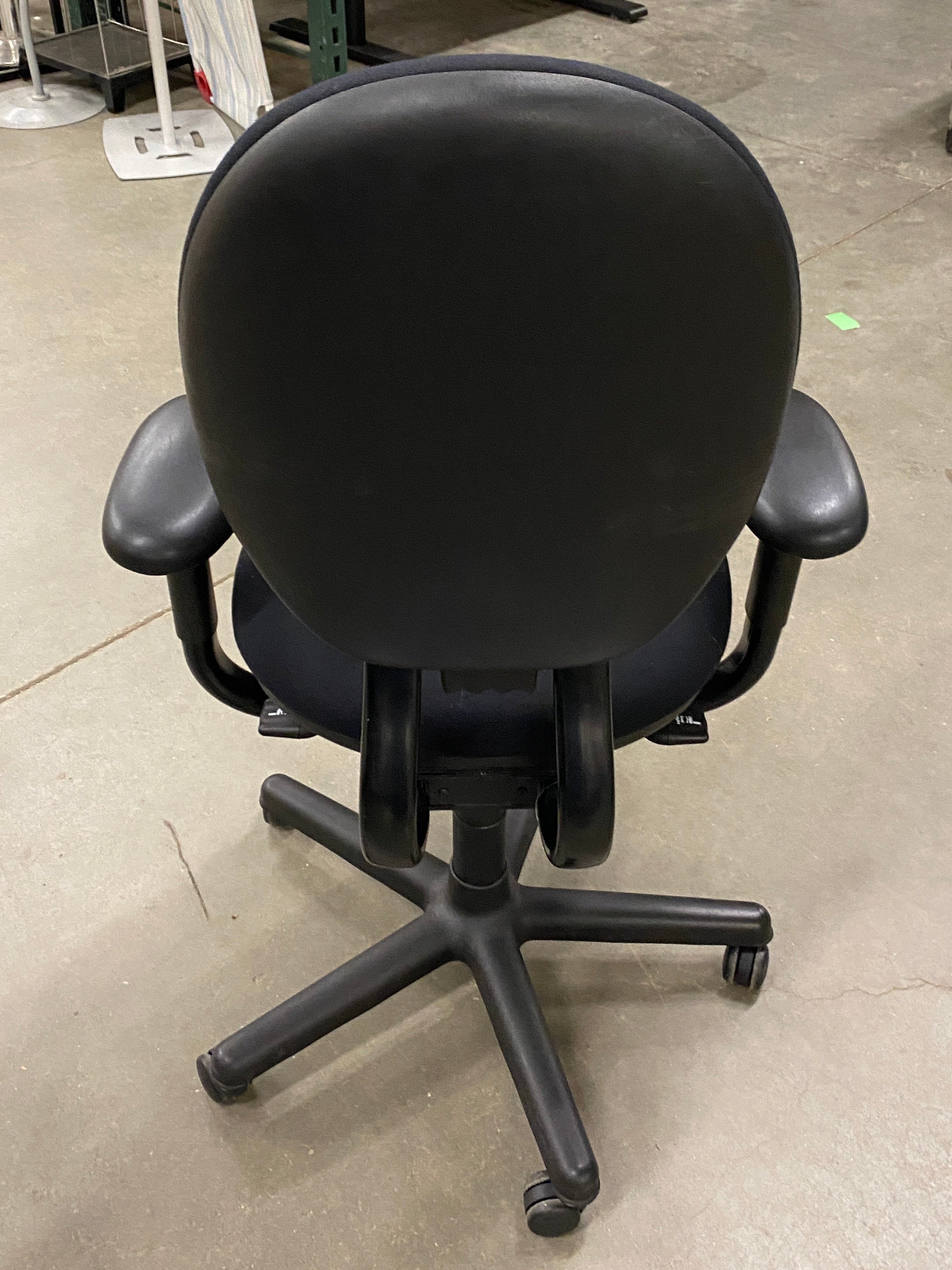 Steelcase Black Cushioned Adjustable Office Chair (Tall)