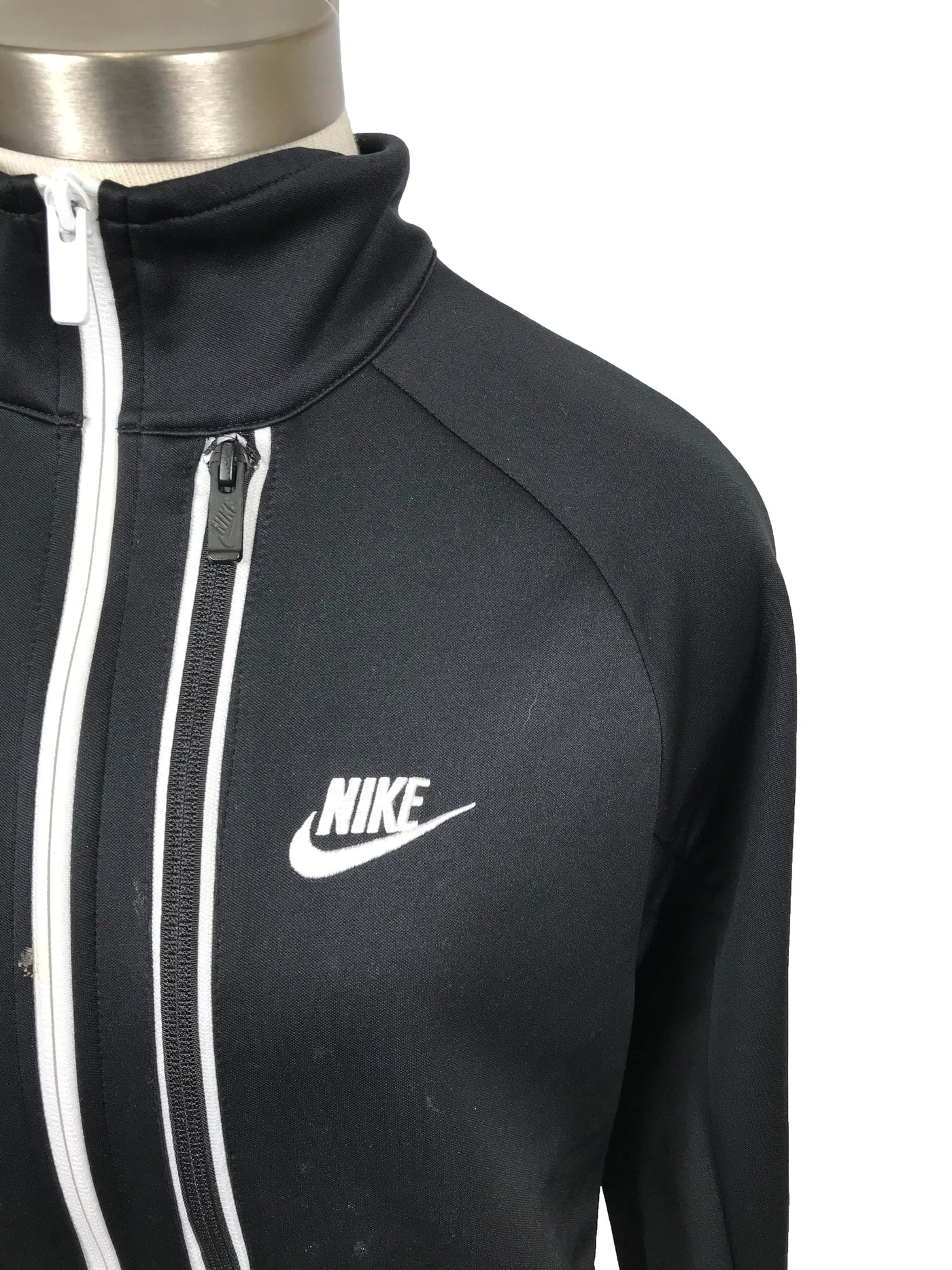 goochelaar kubiek Groenten Nike Tribute Black N98 Jacket Men's Size Small – MSU Surplus Store