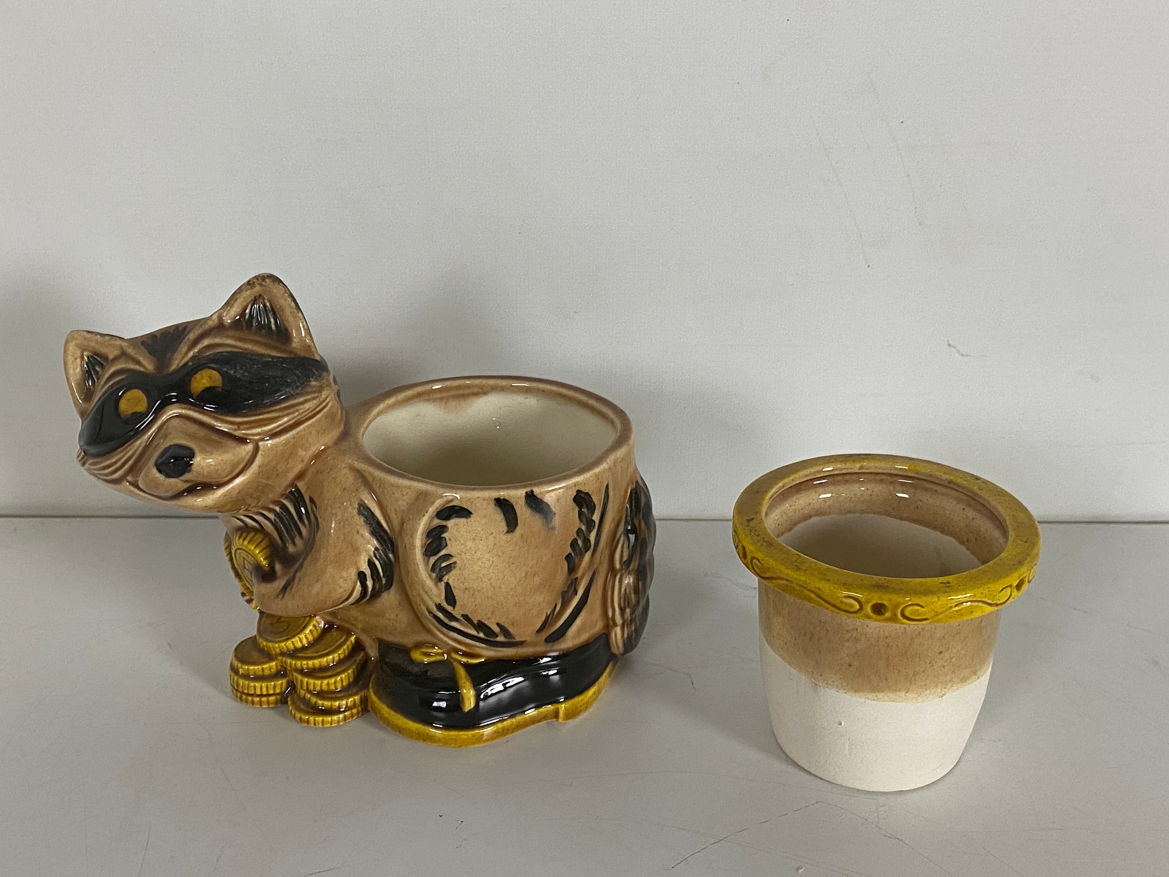 Vintage Racoon Masked Bandit Ceramic Planter With Insert