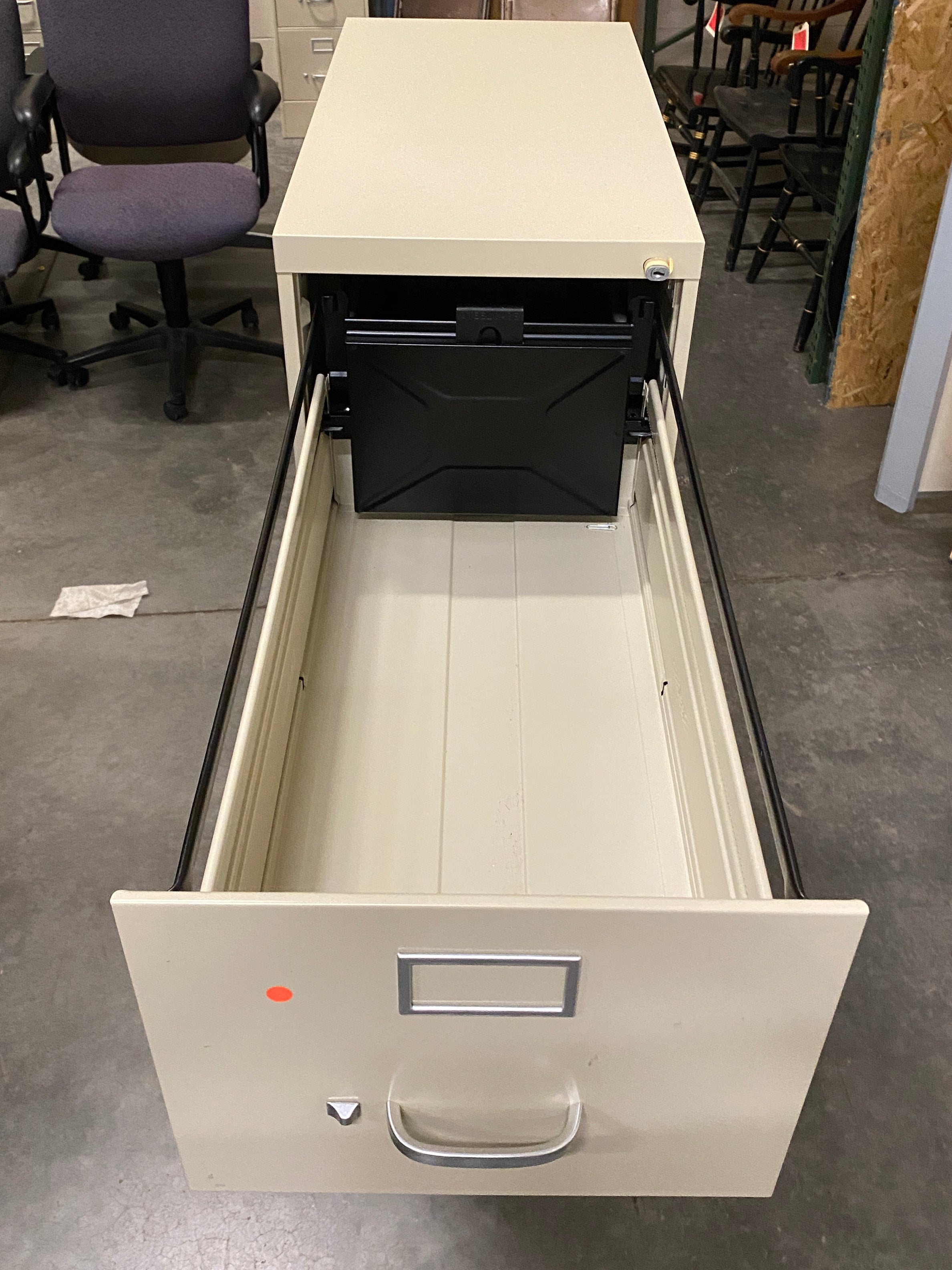 Steelcase Beige 4 Drawer Lockable File Cabinet
