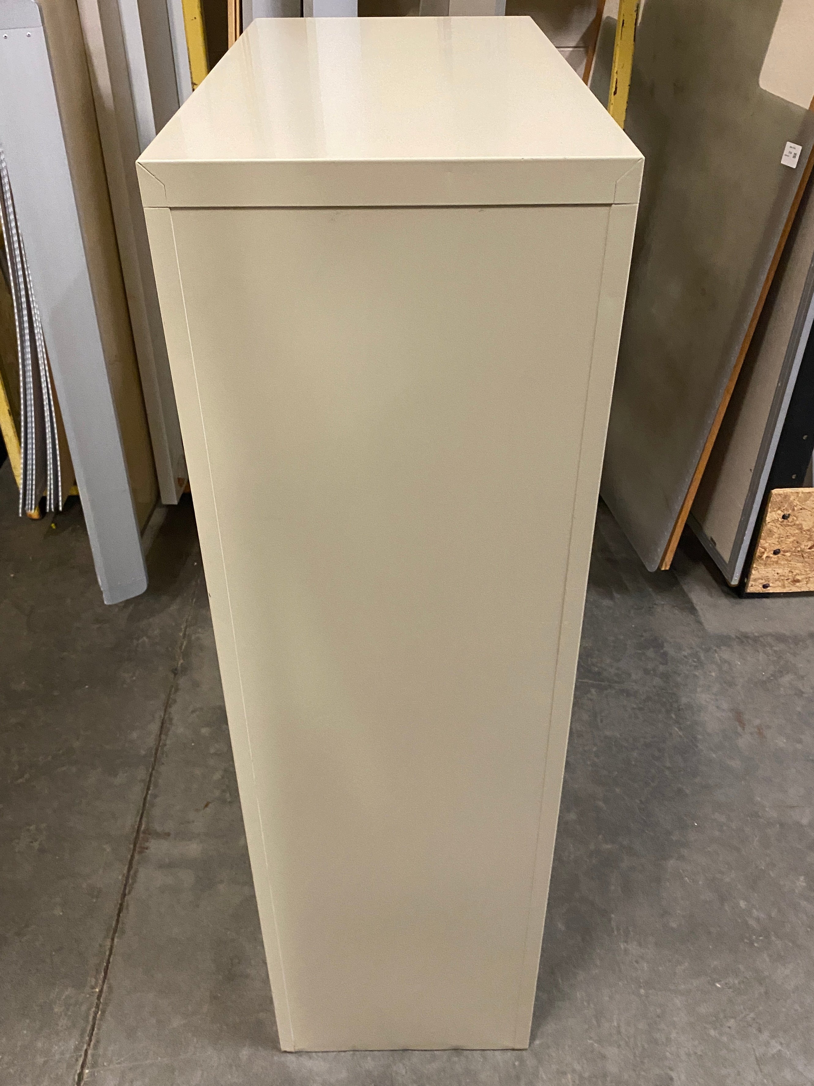 Steelcase Beige 4 Drawer Lockable File Cabinet